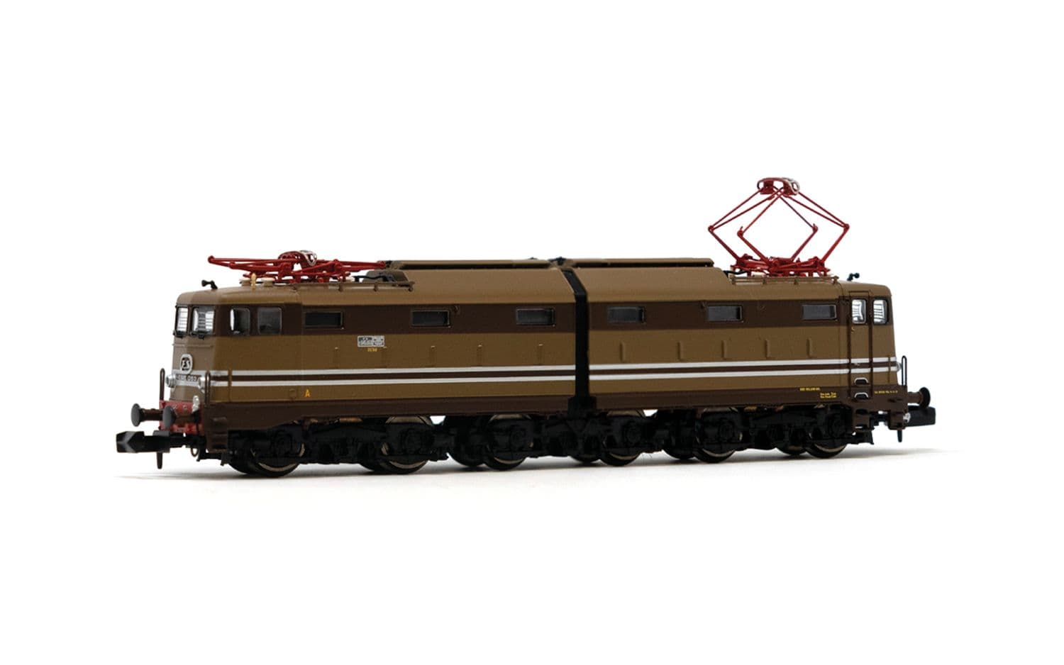 FS, schwere sechsachsige Elektrolokomotive der Reihe E.645 in „Castano/Isabella“-Farbgebung mit Aluminiumzierstreifen, schwarzen Drehgestellen und großen Trittstufen, Ep. IV