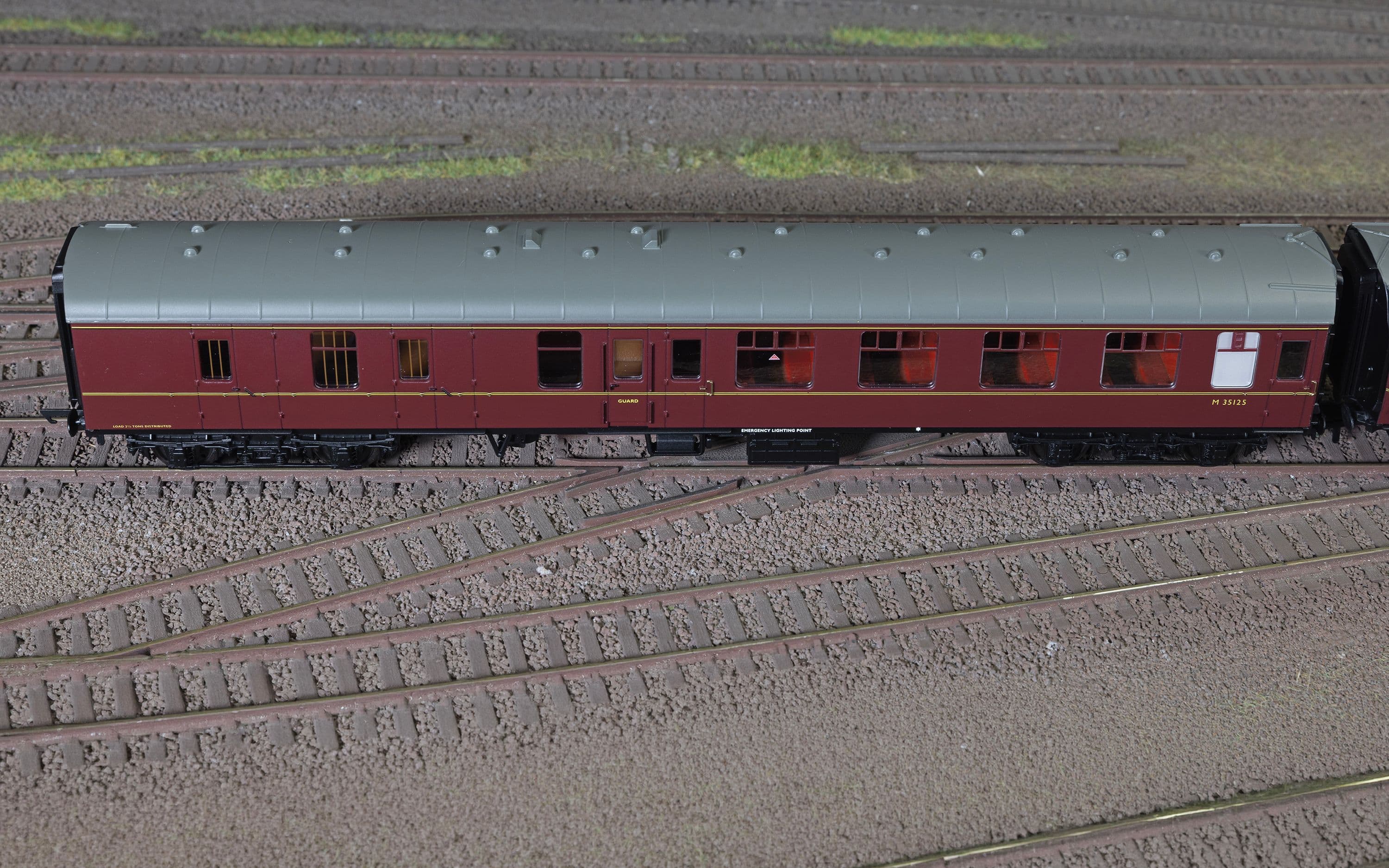 BR - MK1 Corridor - M35125 - Brake Second Coach