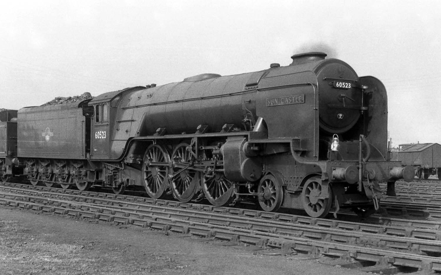 BR, Thompson Class A2/3, 4-6-2, 60523 'Sun Castle' - Era 5