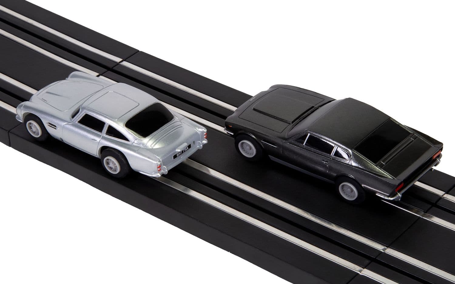 Micro Scalextric James Bond 007 Race Set - DB5 vs V8