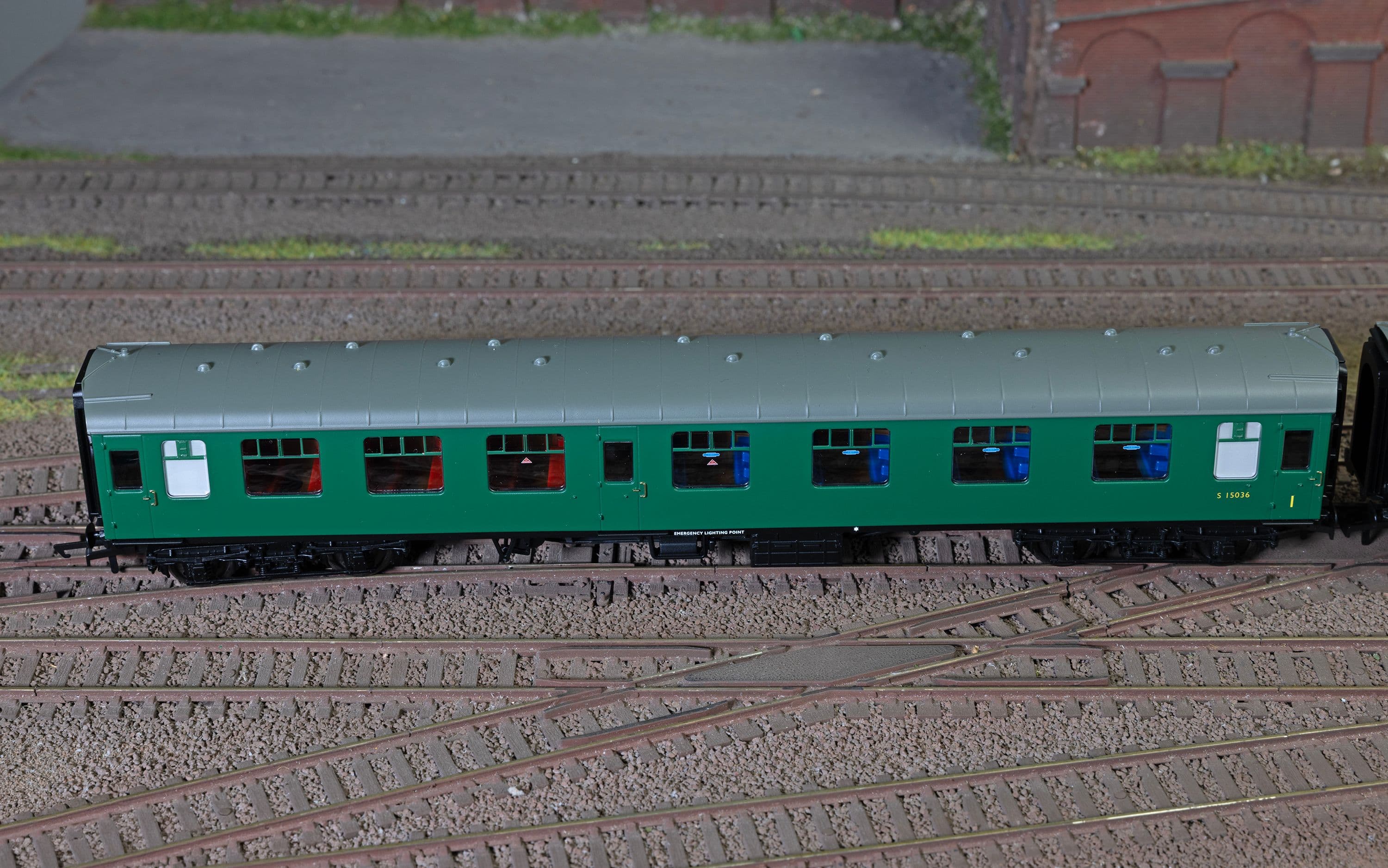 BR - MK1 Corridor - S15036 - Composite Coach