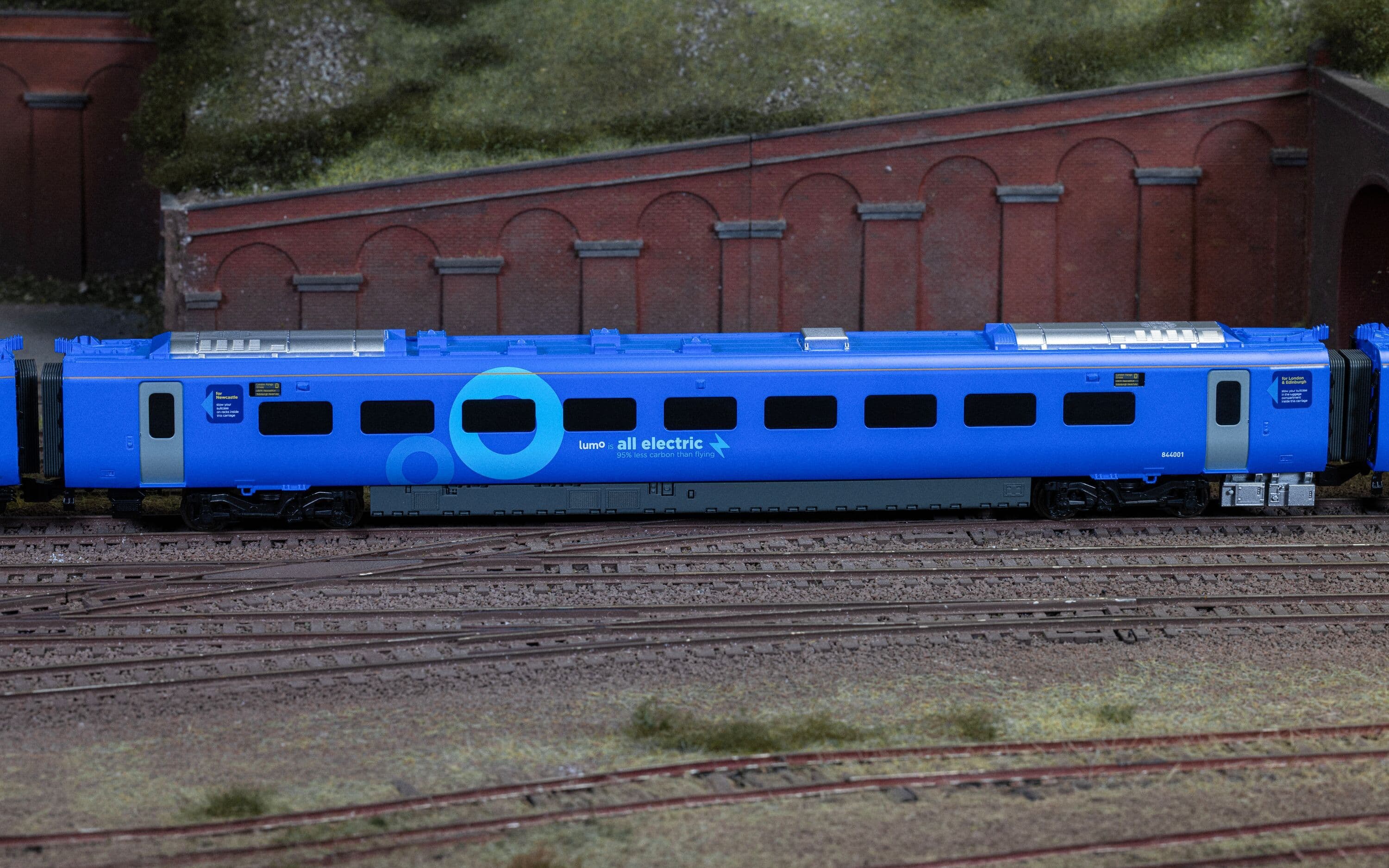 RailRoad: Lumo - 844001 - Coach