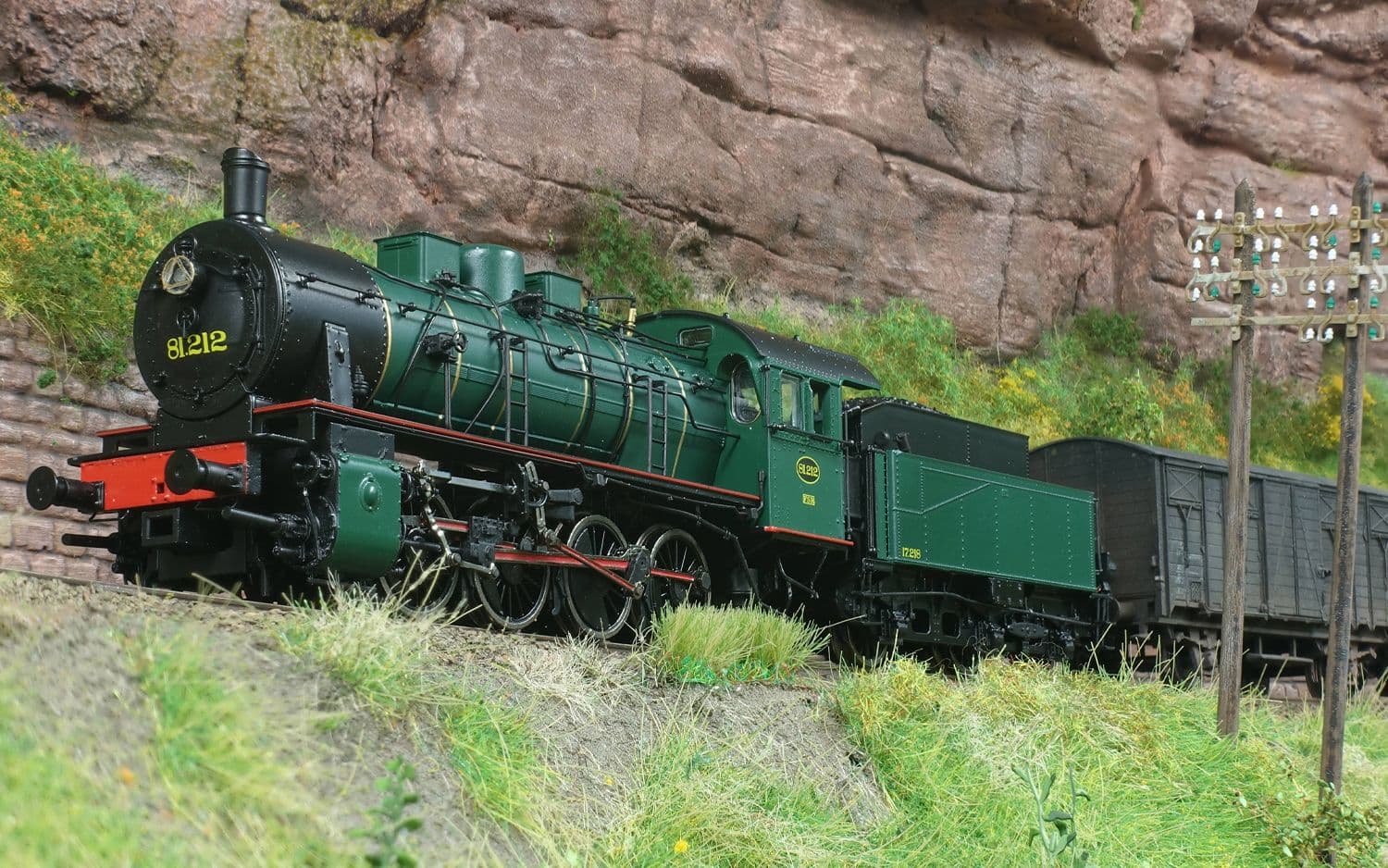 SNCB/NMBS, locomotive à vapeur classe 81, chaudière avec 3 coupoles symétriques, livrée vert foncé, ép. III, avec décodeur sonore