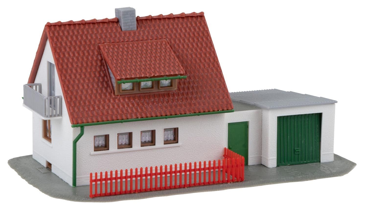 Modern European house with garage - Kit