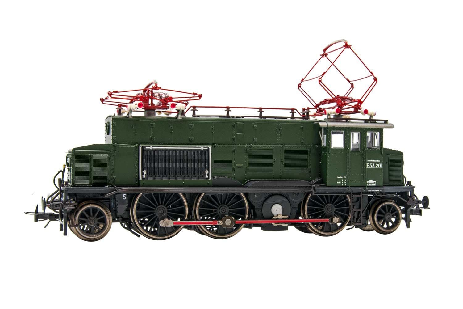 DB, electric locomotive E 33 020, green livery, period III