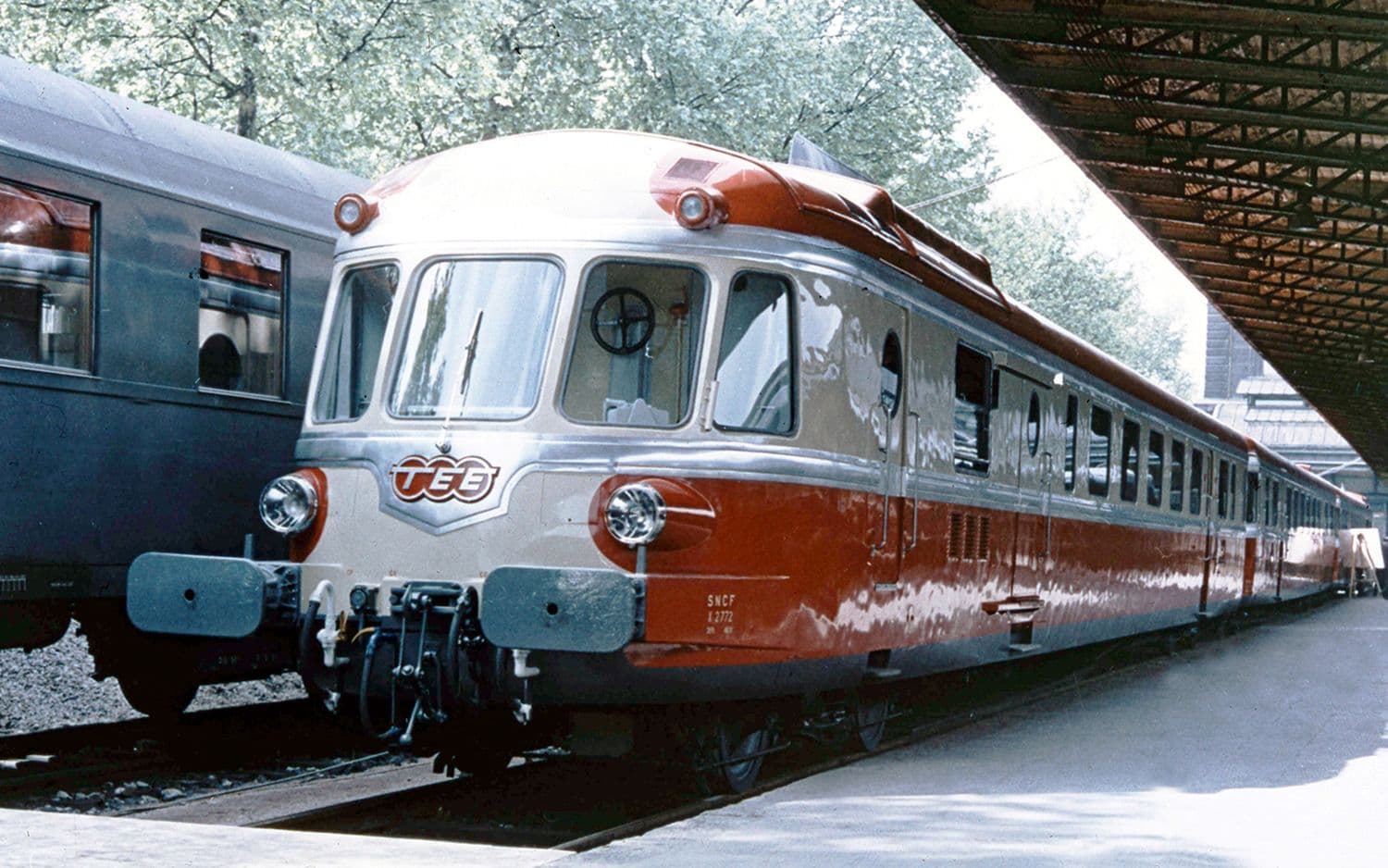 SNCF, diesel railcar RGP I with trailer in red/beige TEE livery, ep. III