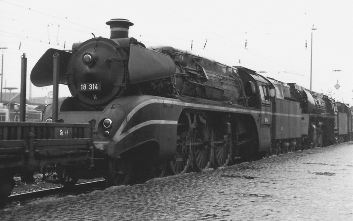 DR, steam locomotive 18 314, coal fired, black livery, with BLE Sound Decoder
