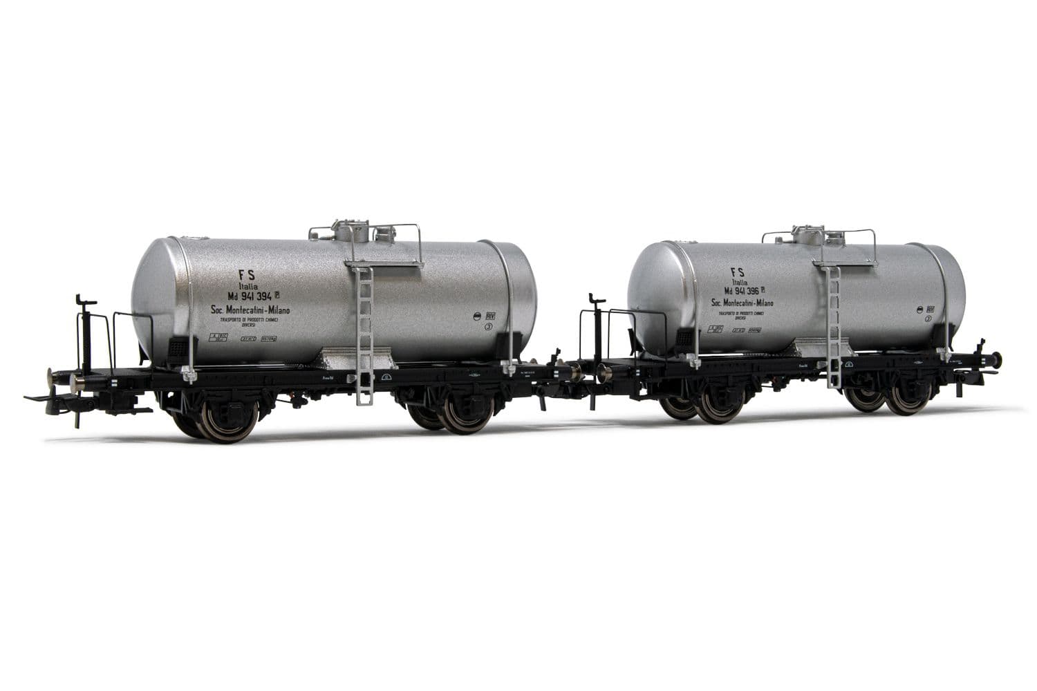 FS, 2-unit set of 2-axle tank wagons Md, 27 m3 tank, "Montecatini" livery, period III. Suitable AC wheelsets for this item: HC6101 (11,27 x 24,25 mm)