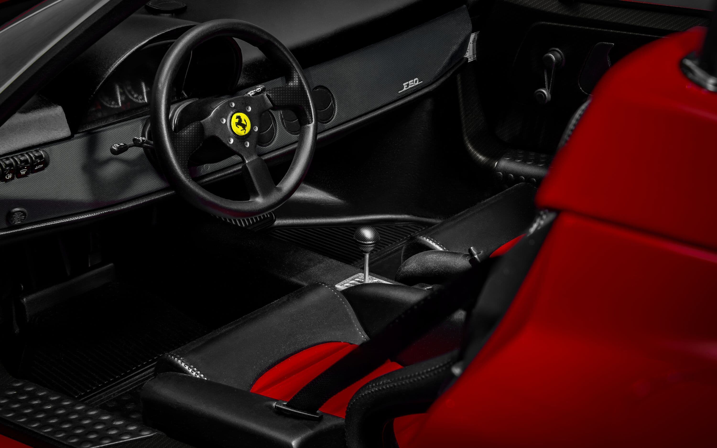 Ferrari F50 - Rosso Corsa - 1:8 Scale Kit
