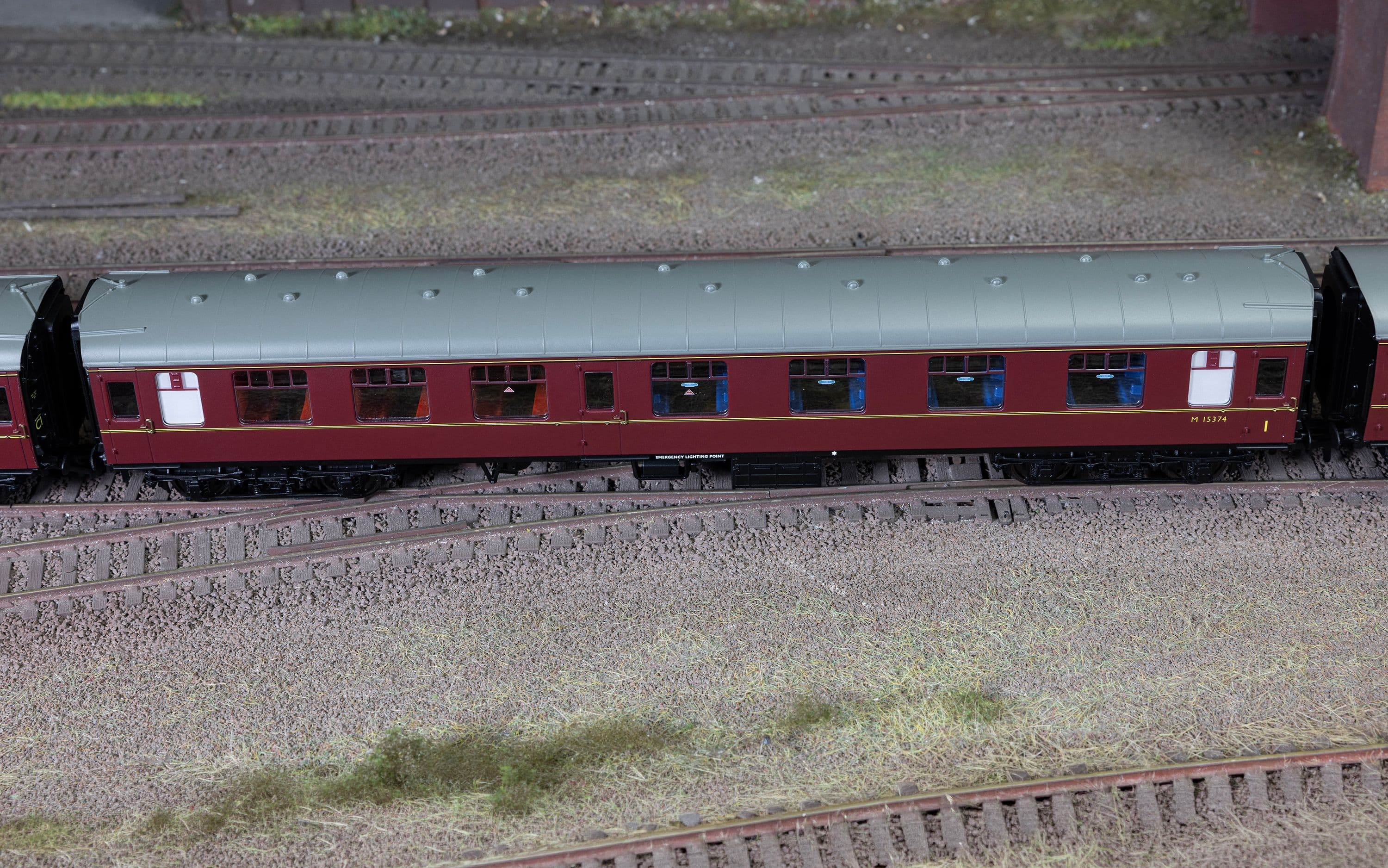 BR - MK1 Corridor - M15374 - Composite Coach