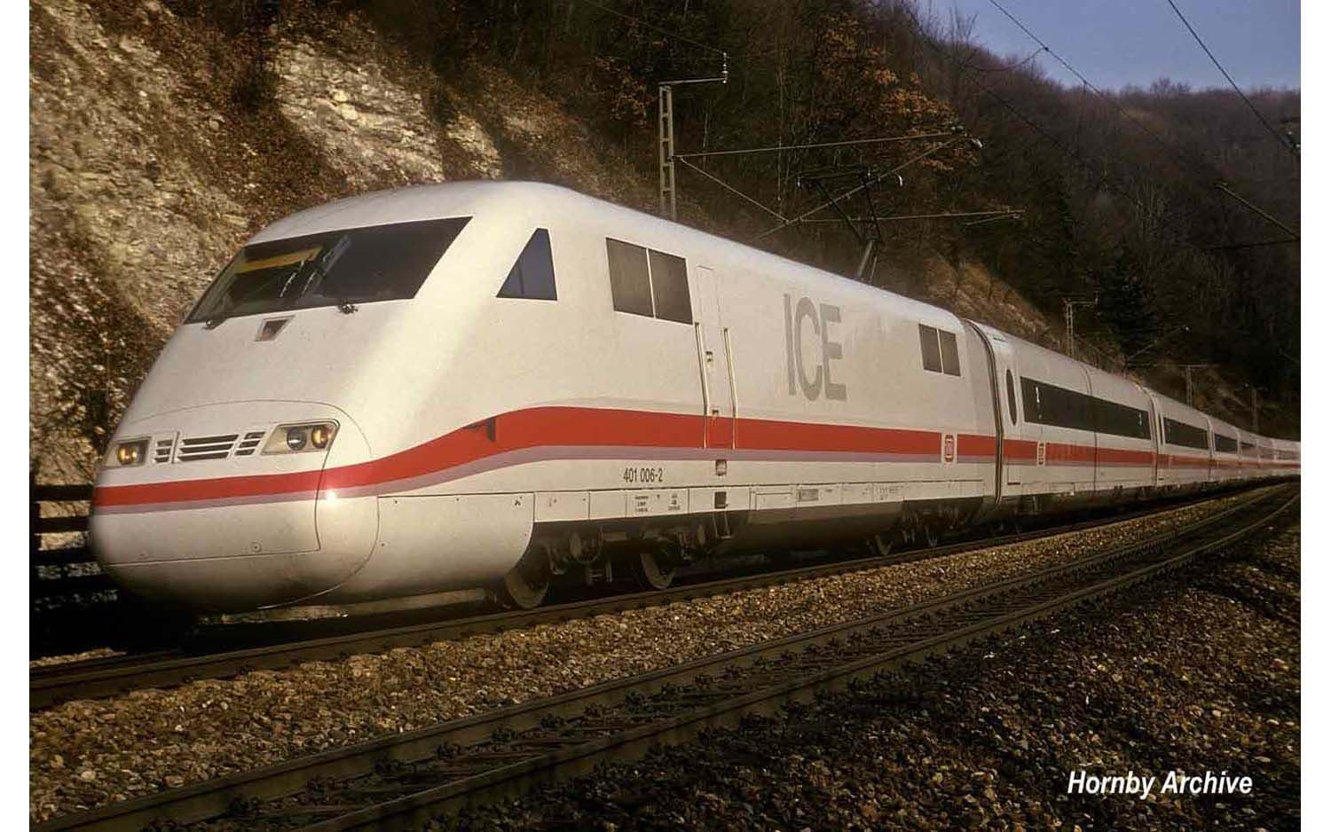 DB, set di 4 unità, elettrotreno ad alta velocità ICE 1 BR 401, livrea bianca/rossa, composto da locomotiva motorizzata, locomotiva folle e 2 carrozze intermedie, ep. IV-V