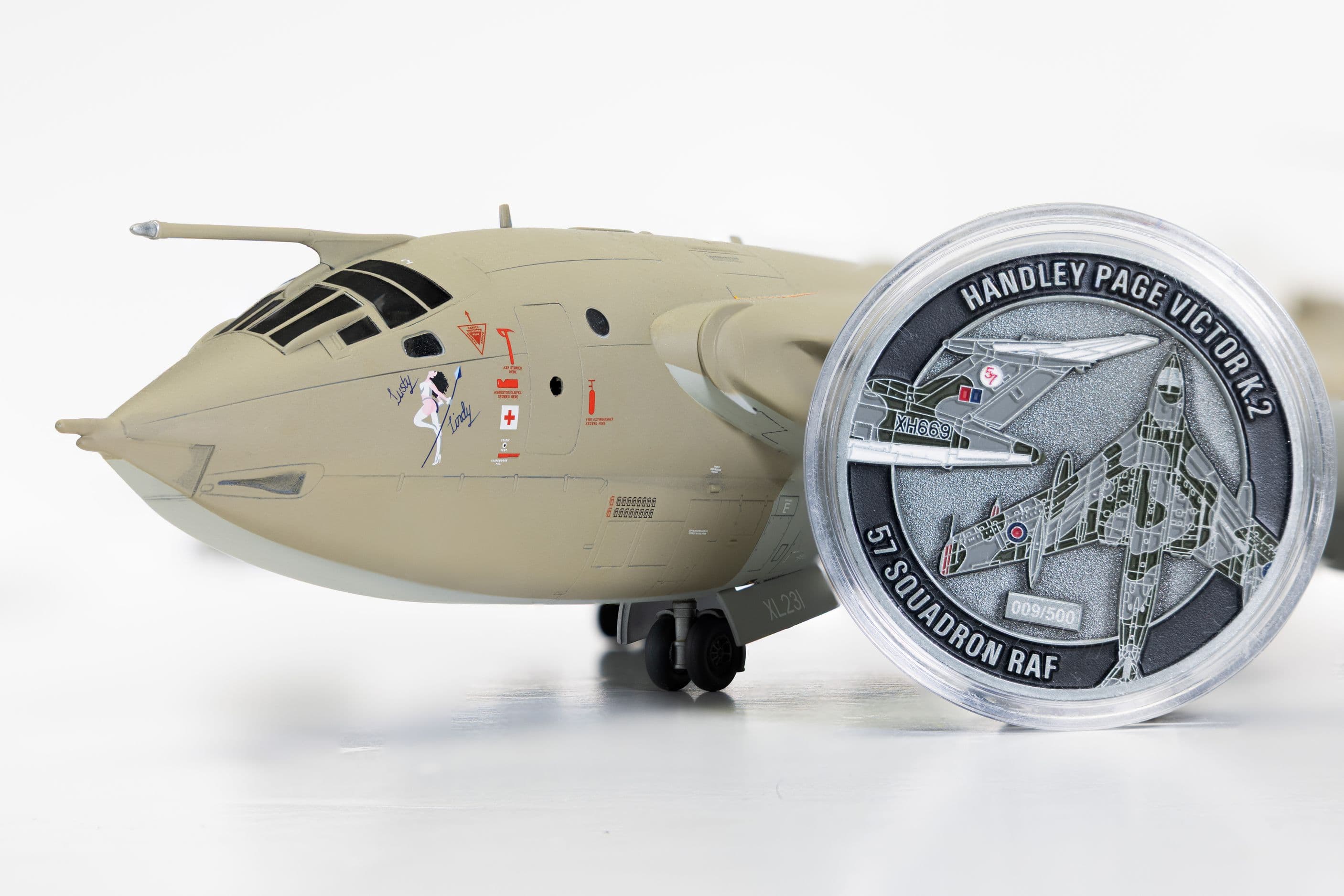 Handley Page Victor K.2/SR.2 + Collectors Coin