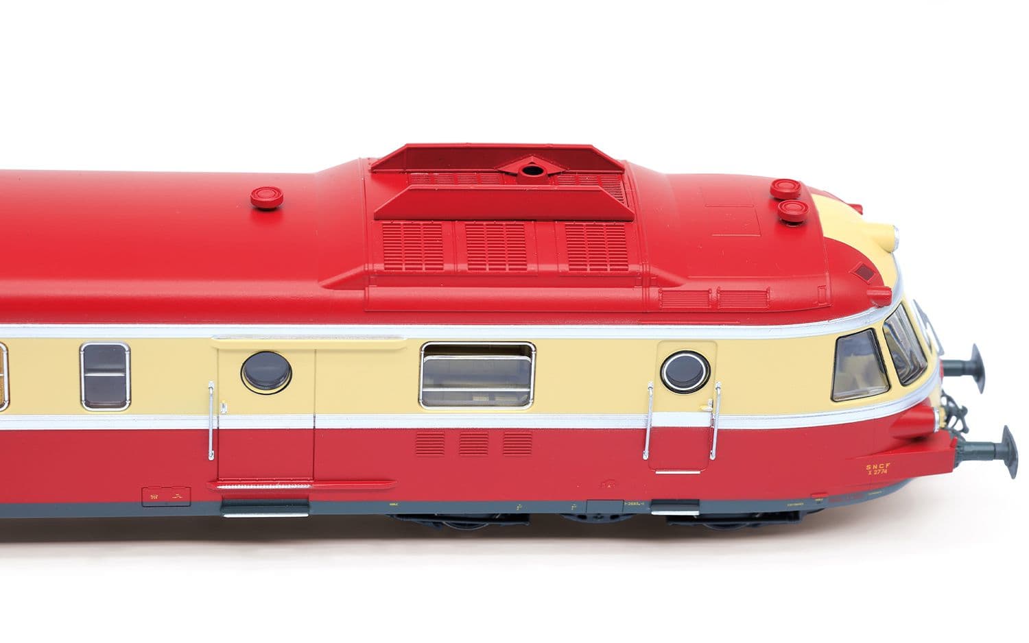 SNCF, autorail diesel RGP I avec remorque, livrée TEE rouge/beige, ép. III, avec décodeur sonore