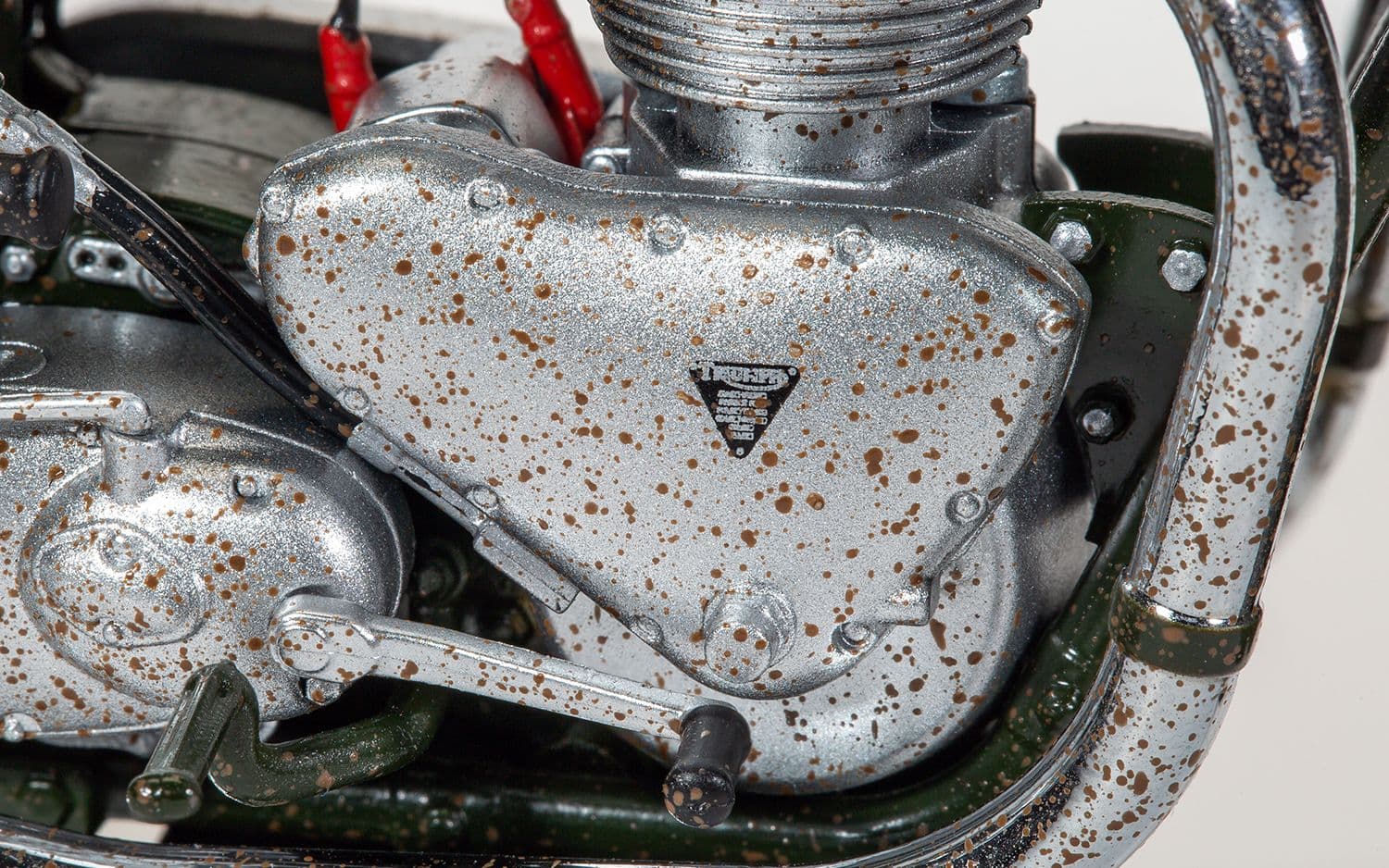 The Great Escape Triumph TR6 Trophy Motorcycle (Weathered) - 1:12 Scale