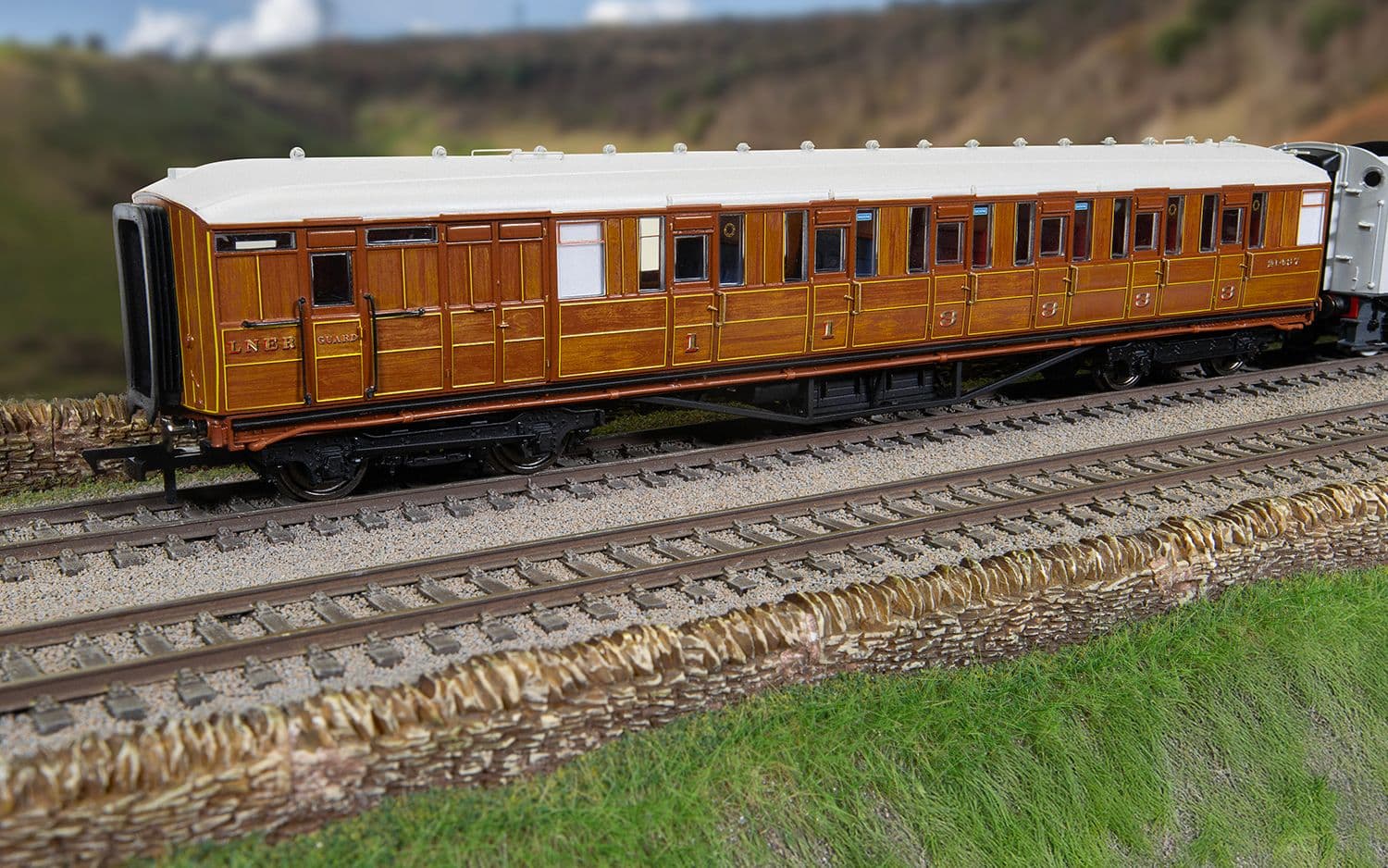 LNER - Gresley Corridor - 21437 - Brake Composite Coach