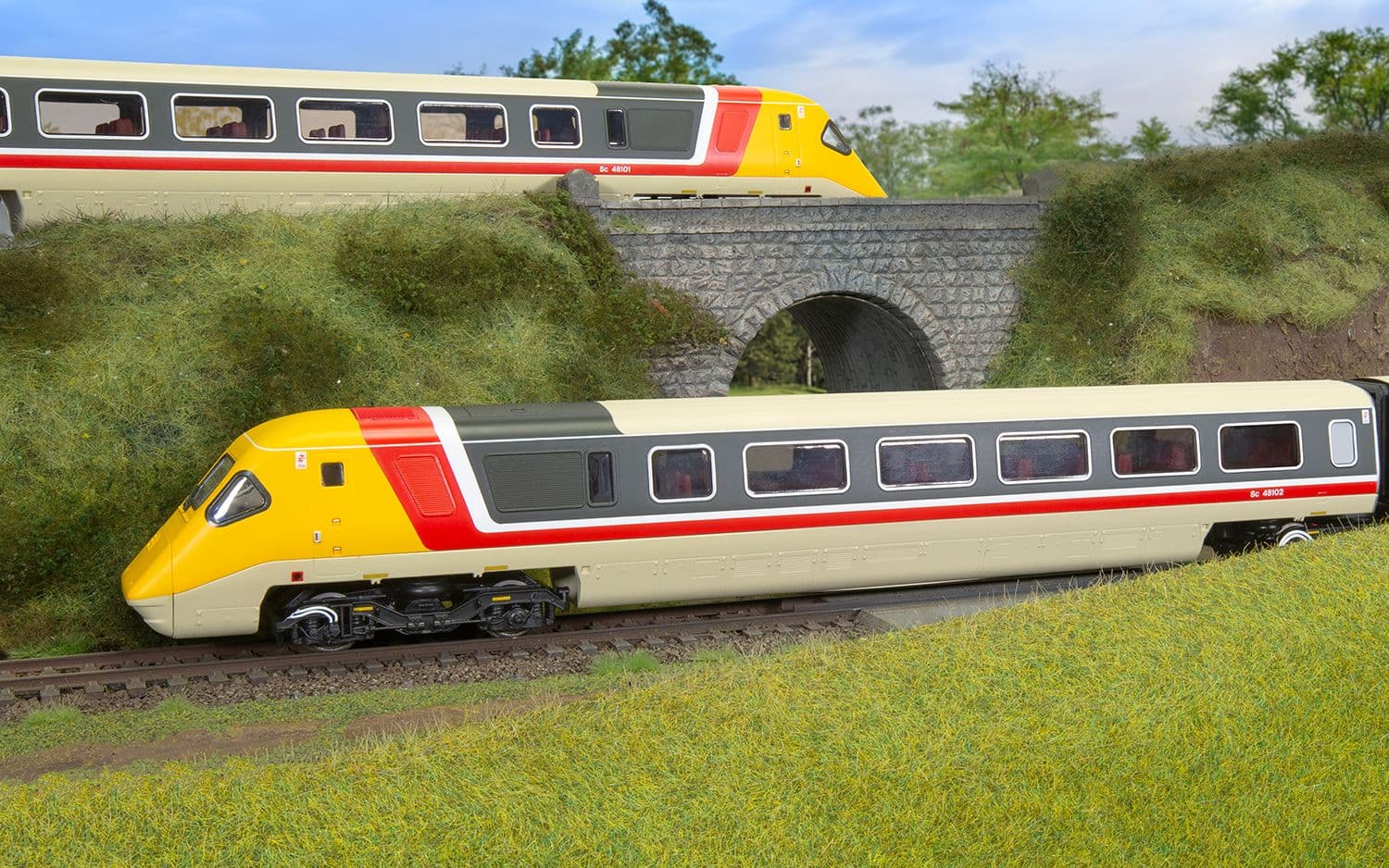 BR, Class 370 Advanced Passenger Train, Sets 370001 and 370002, 5-car Pack - Era 7