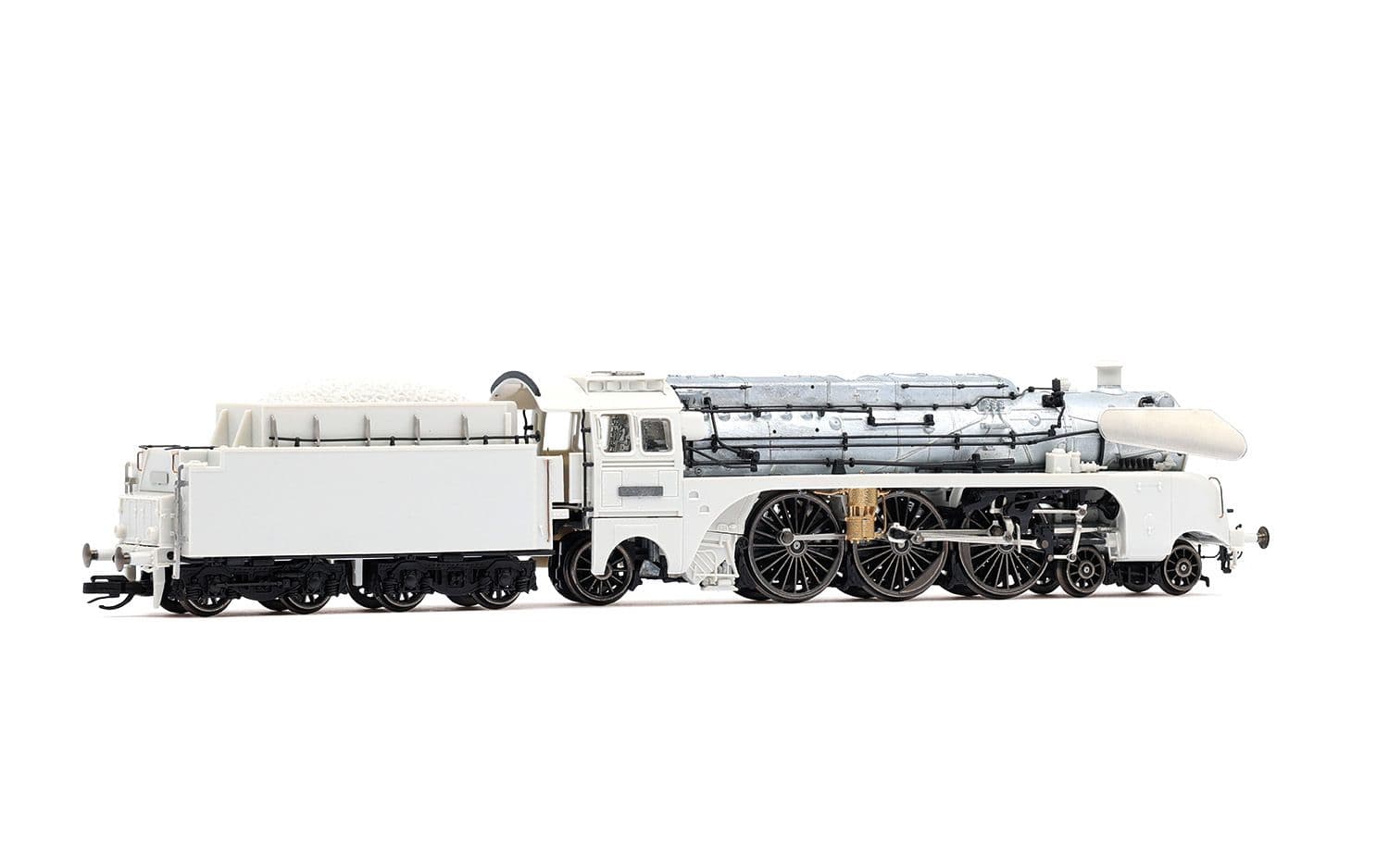 DR, steam locomotive 18 314, coal fired, green livery without decor line on drivers cabin
