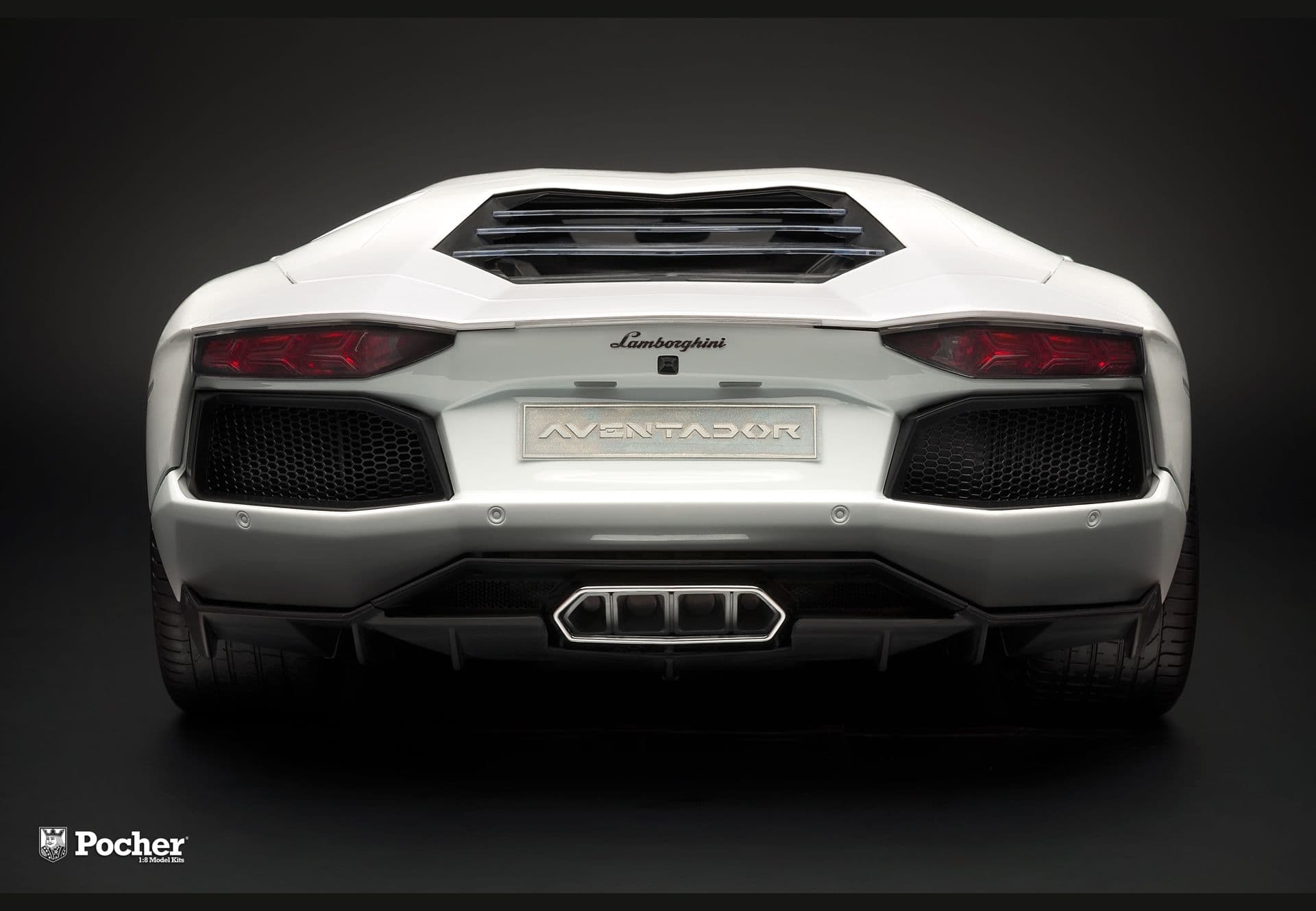 Lamborghini Aventador Shiny White