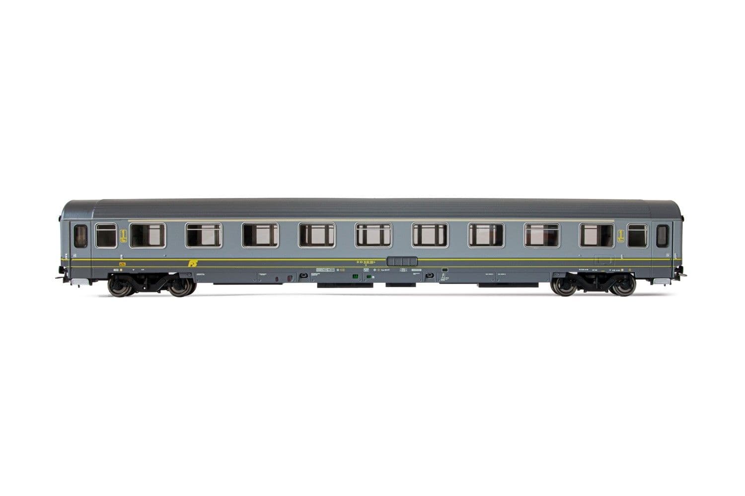 FS, coach type Z, ivory / grey livery, 1st class, new running number, period IV-V