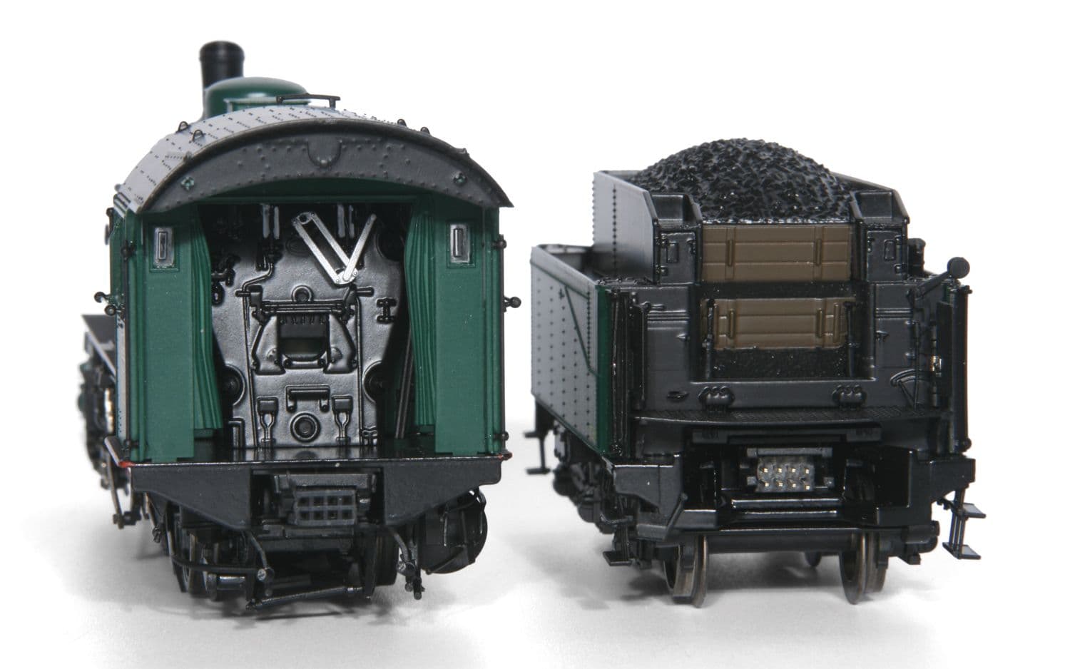 SNCB/NMBS, steam locomotive class 81, 3-dome symetrical boiler, dark green livery, period III