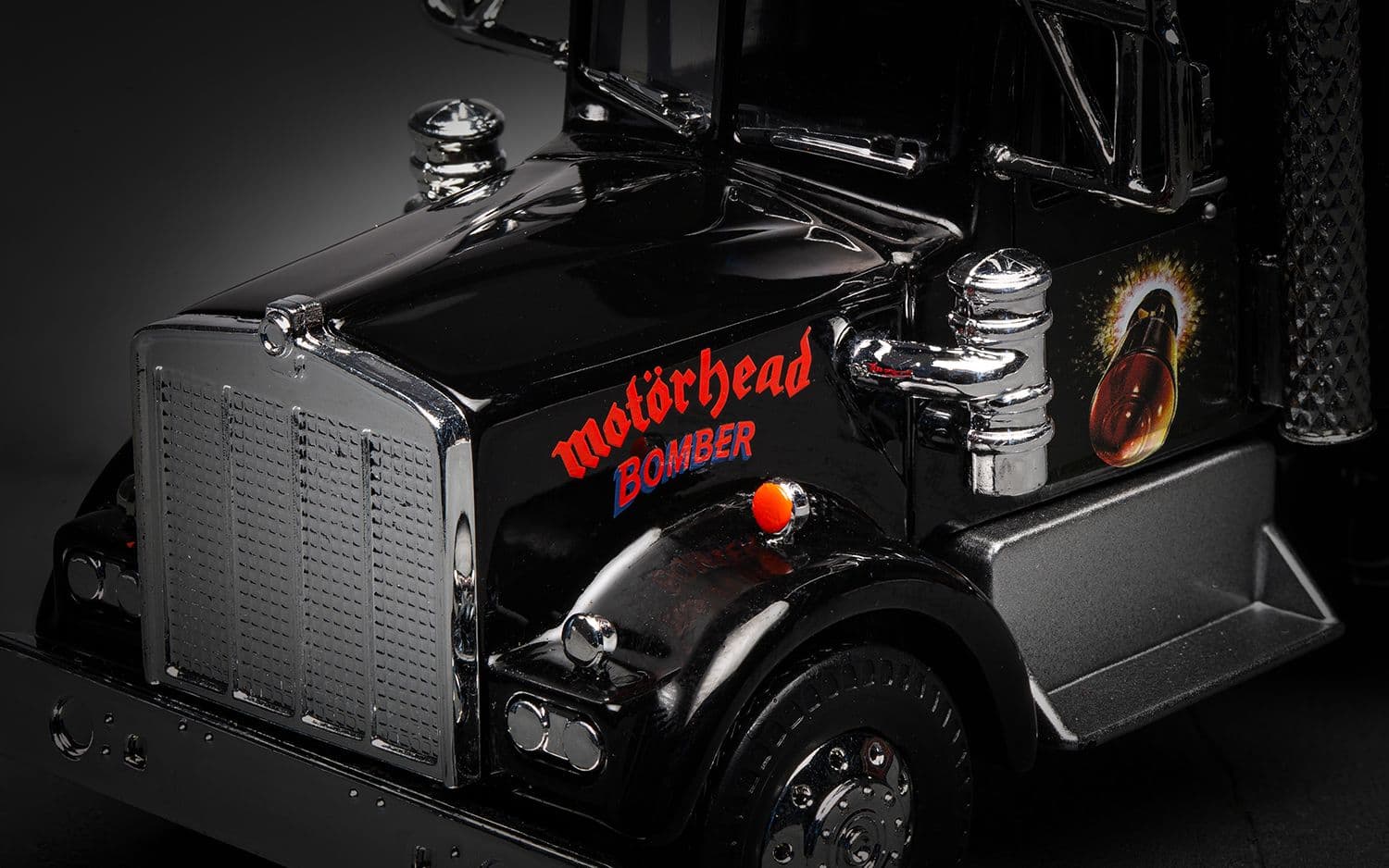 Heavy Metal Trucks - Motorhead 'Bomber'