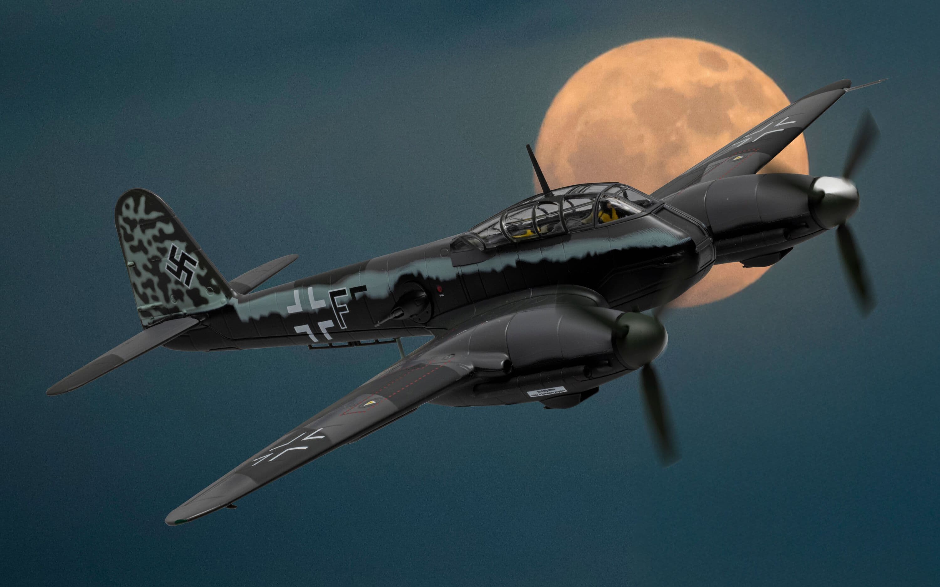 Messerschmitt Me 410A-1 U5+FE - Lt. Rudolf Abrahamczik
