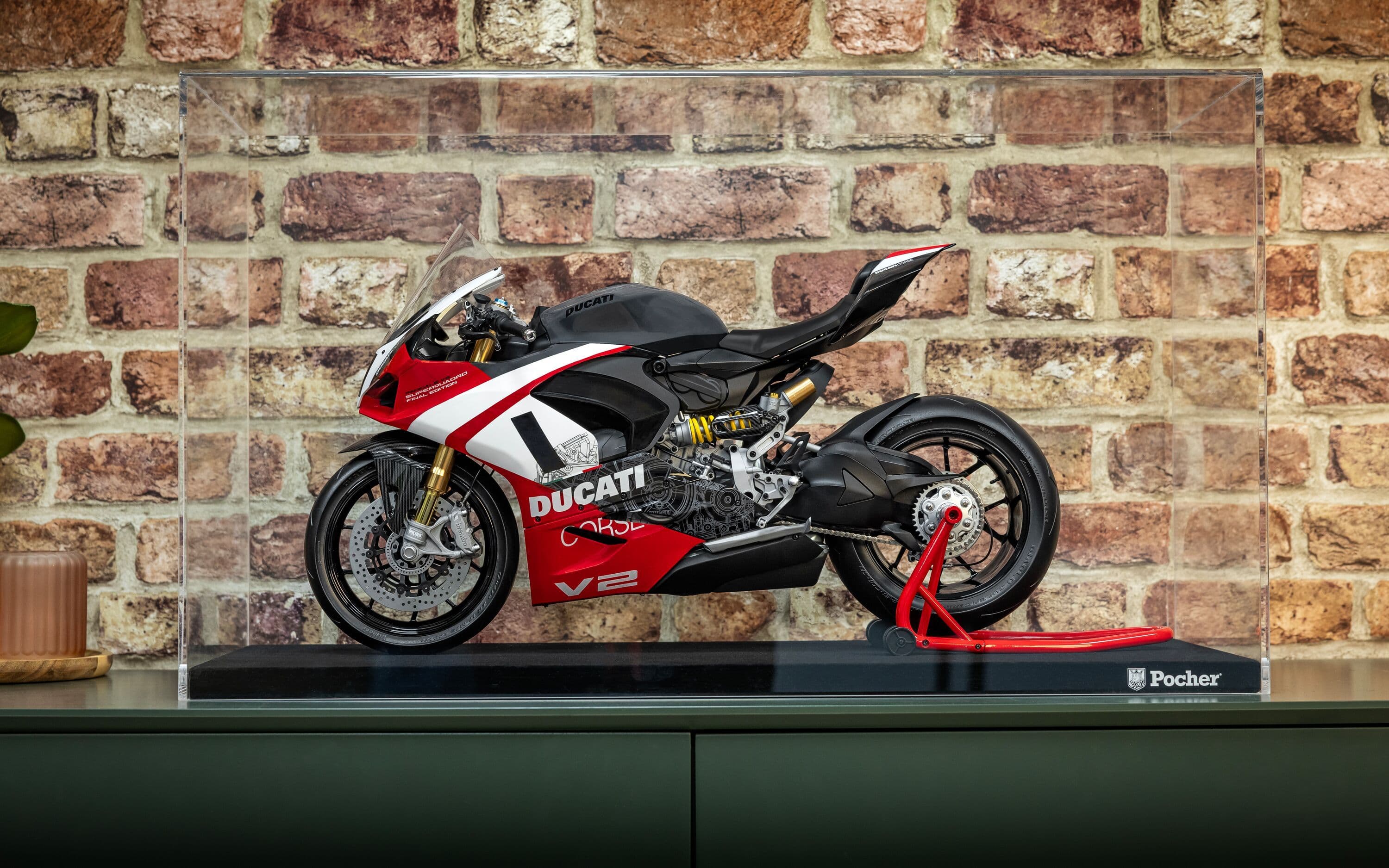 Pocher Bike Display Case - 1:4 Scale