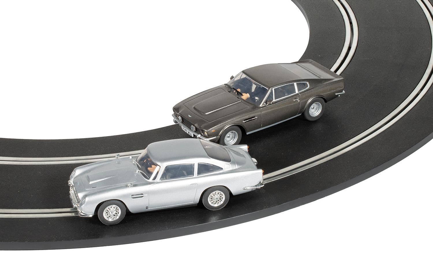 Scalextric James Bond 007 Race Set - DB5 vs V8