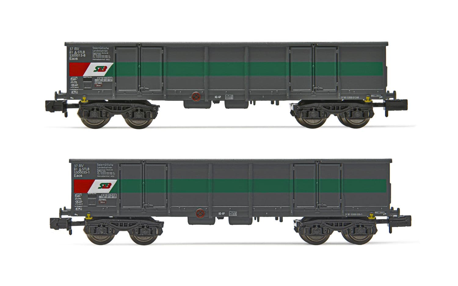 STLB, 2-unit set of 4-axle open wagons Eaos, grey/green/red livery, loaded with scrap, period V-VI