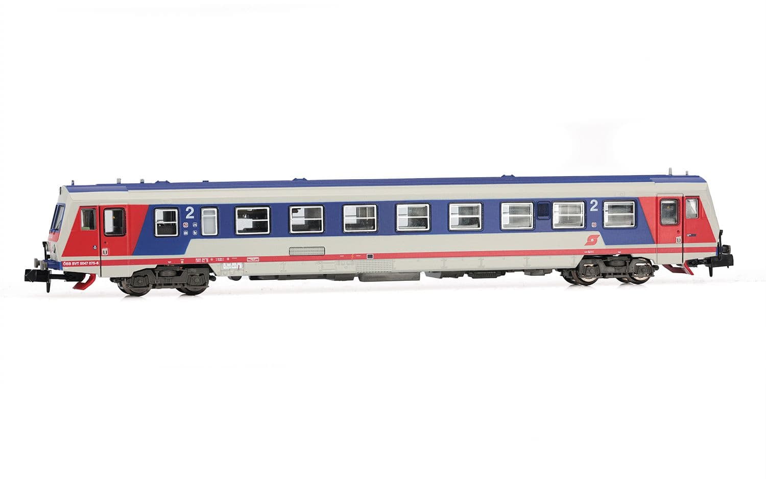 ÖBB, Dieseltriebwagen 5047 075-6 in grau/blau/roter Lackierung mit „Pflasch"-Logo, Ep. IV-V