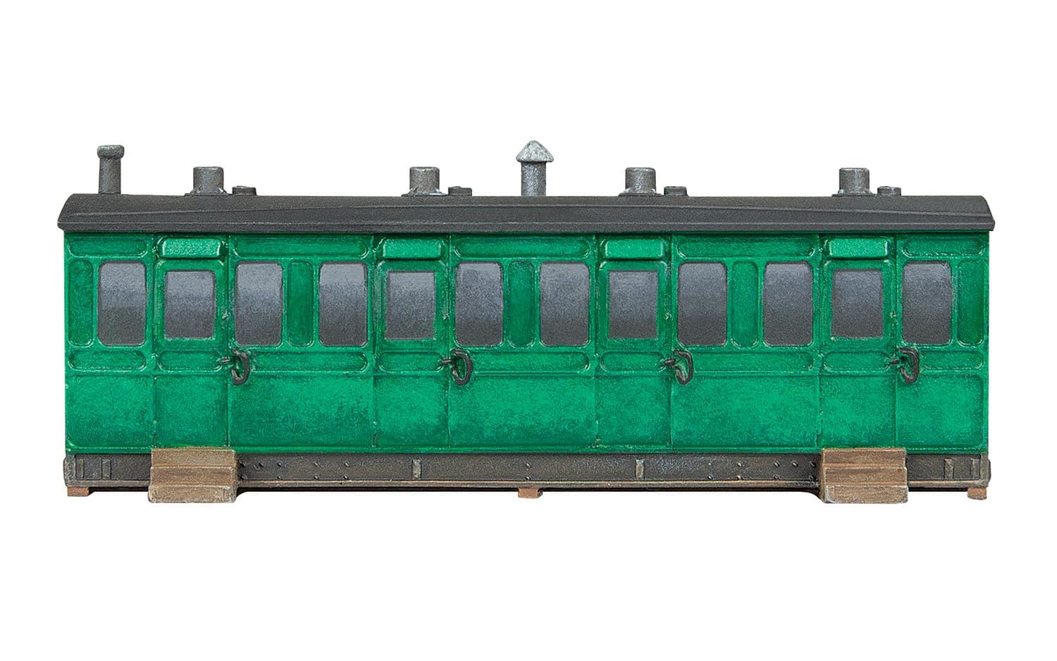 Grounded 6 Wheel Coach Summer House