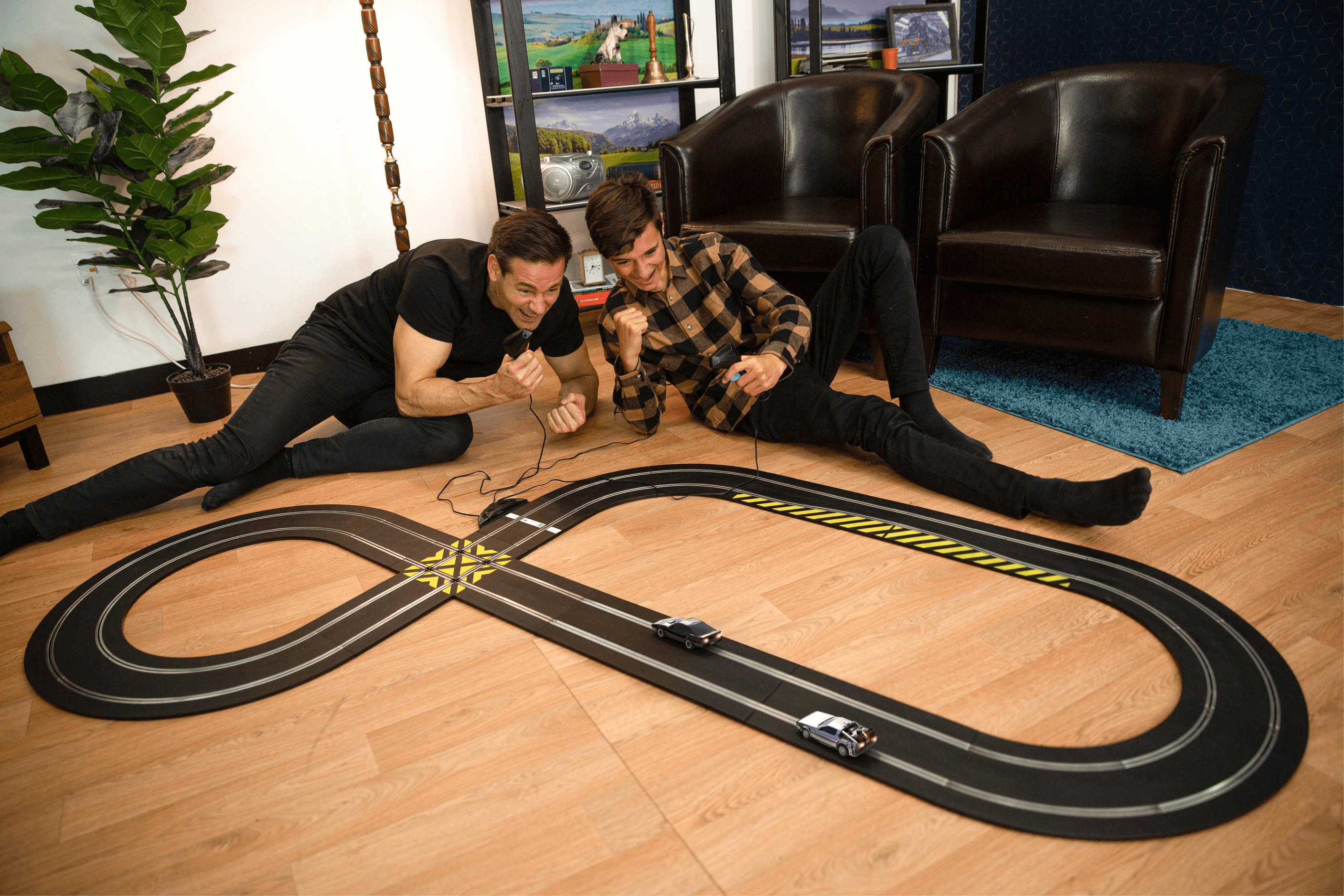 Scalextric Back to the Future vs Knight Rider Retro Race Set (EU Plug)