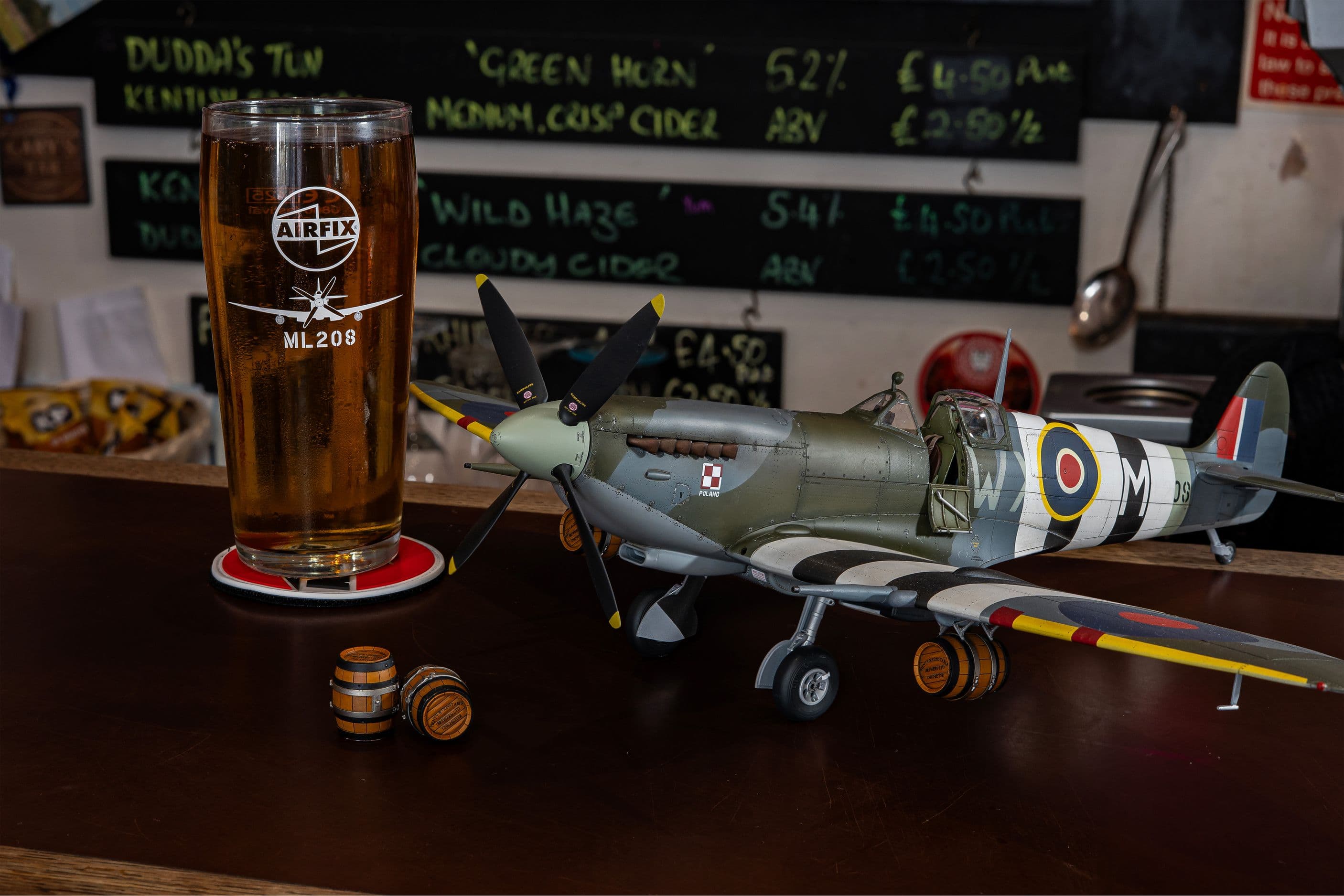 Supermarine Spitfire Mk.IXc 'Beers Away' Bundle