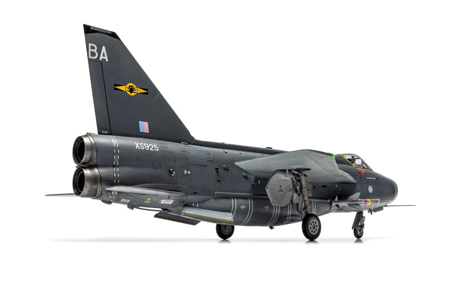 English Electric Lightning F.6 + Collectors Coin