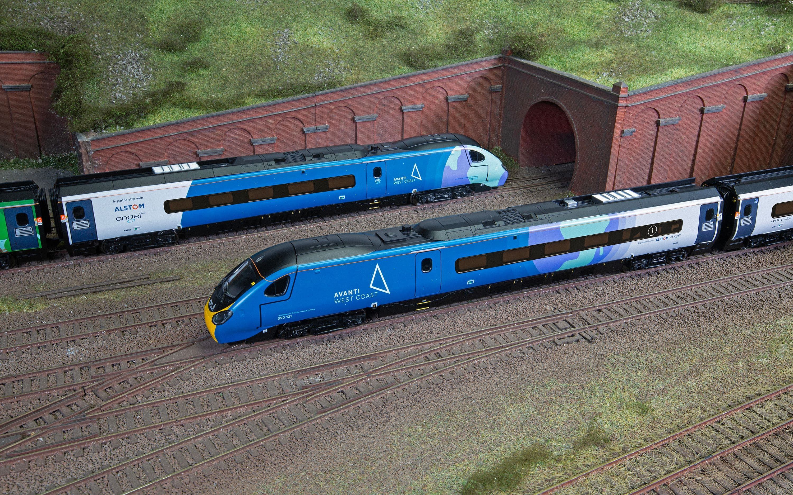 Avanti West Coast - Class 390 - 390121  - 4 Car Train Pack (COP26 Livery)