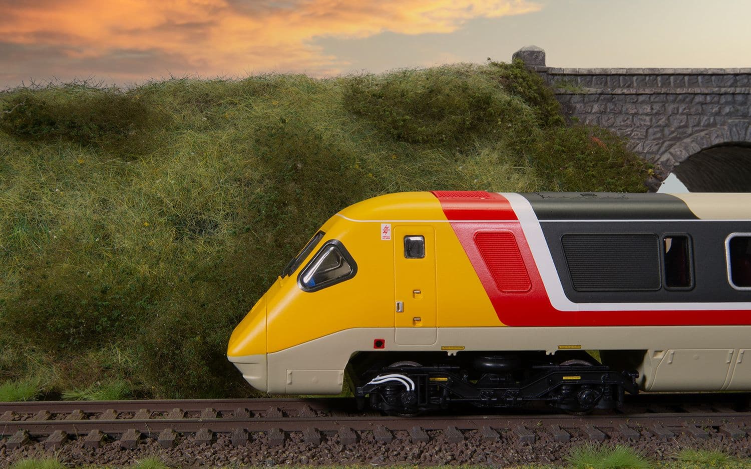 BR, Class 370 Advanced Passenger Train, Sets 370001 and 370002, 5-car Pack - Era 7