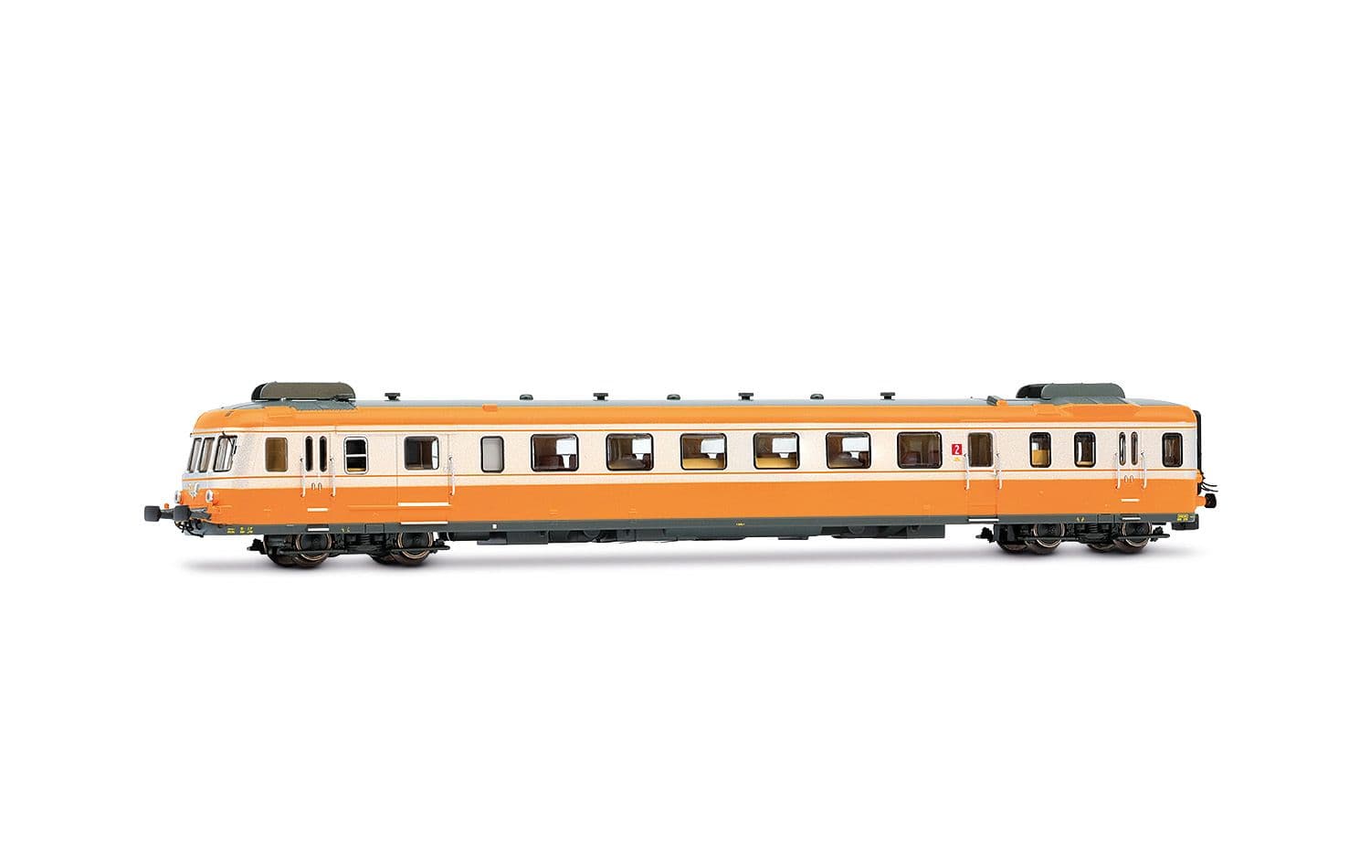 SNCF, autorail diesel RGP II, unité motrice + remorque en version modernisée, livrée orange/argent, ép. IV