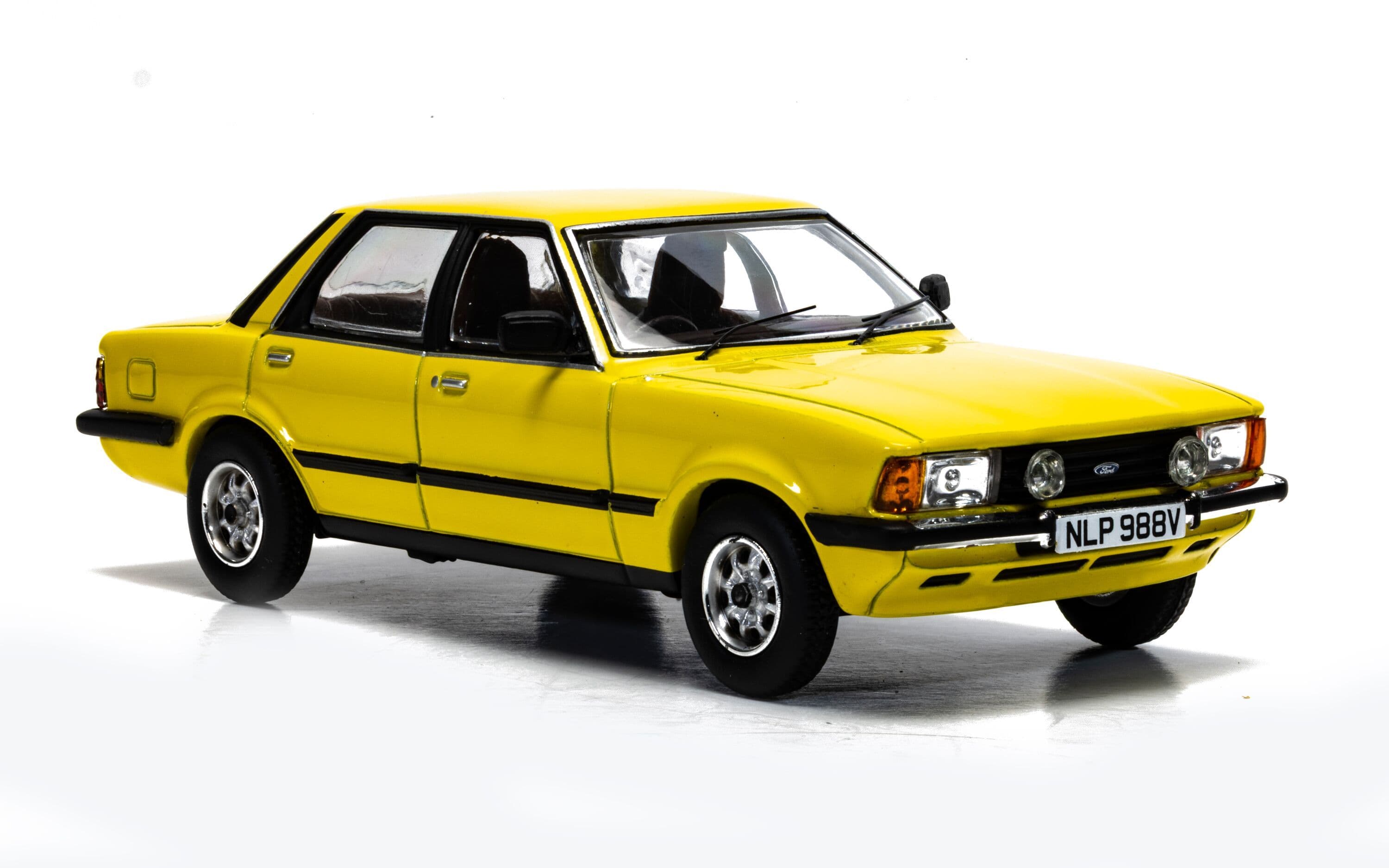 Ford Cortina Mk5 2.0 GLS, Signal Yellow