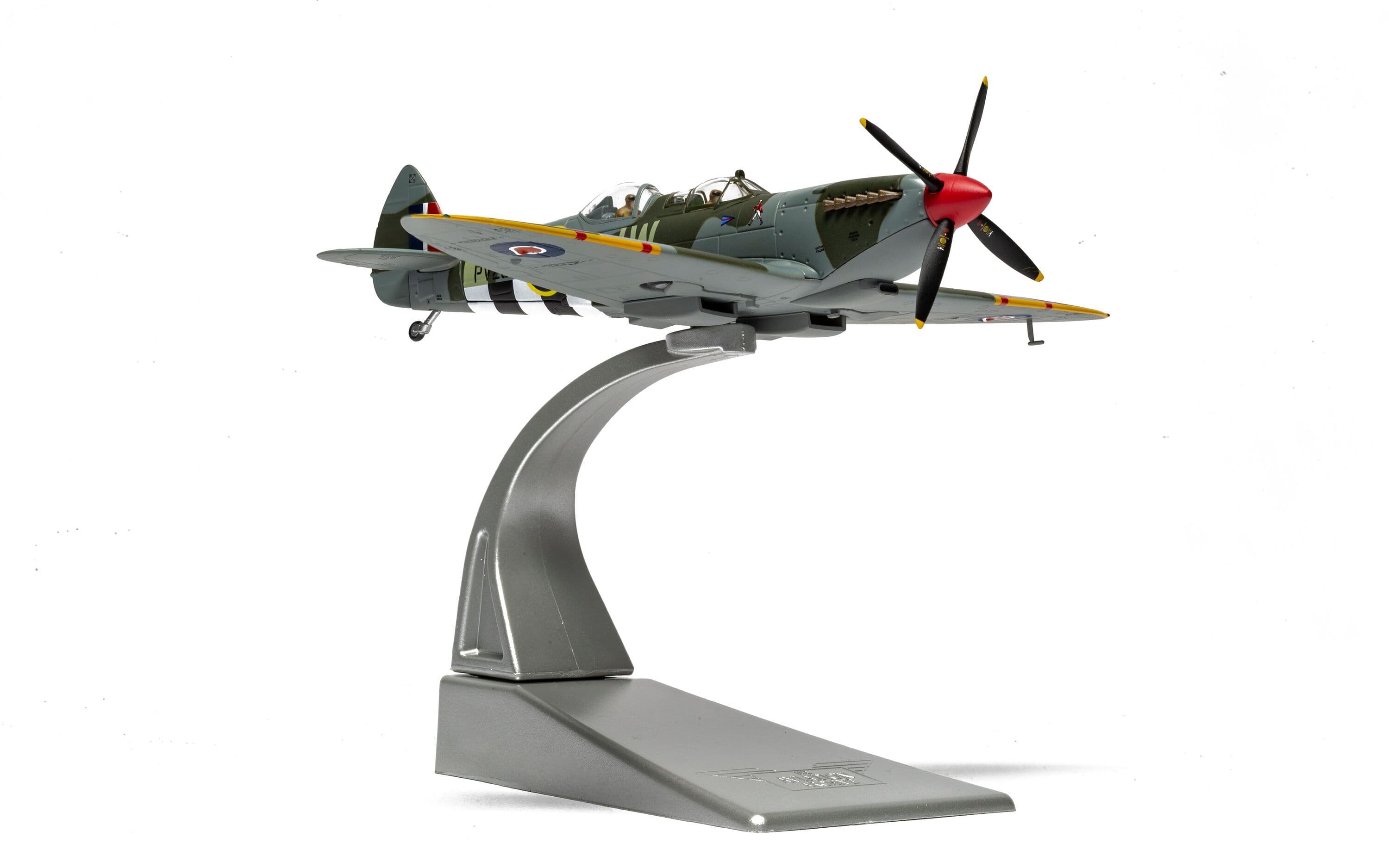 Supermarine Spitfire T9 - PV202 - Aerial Collective - Duxford Airfield