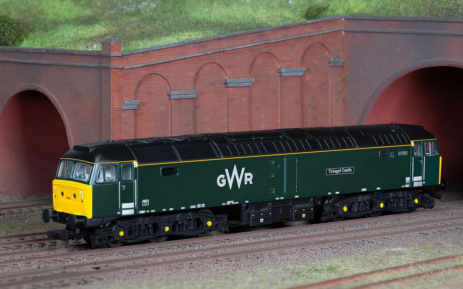 RailRoad Plus GWR, Class 57, Co-Co, 57603 'Tintagel Castle' - Era 11
