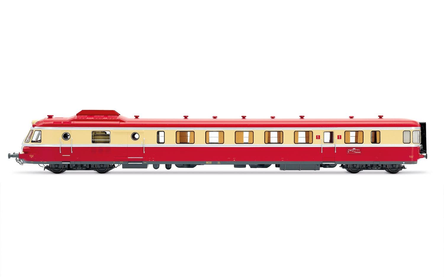 SNCF, autorail diesel RGP I avec remorque, livrée TEE rouge/beige, ép. III, avec décodeur sonore