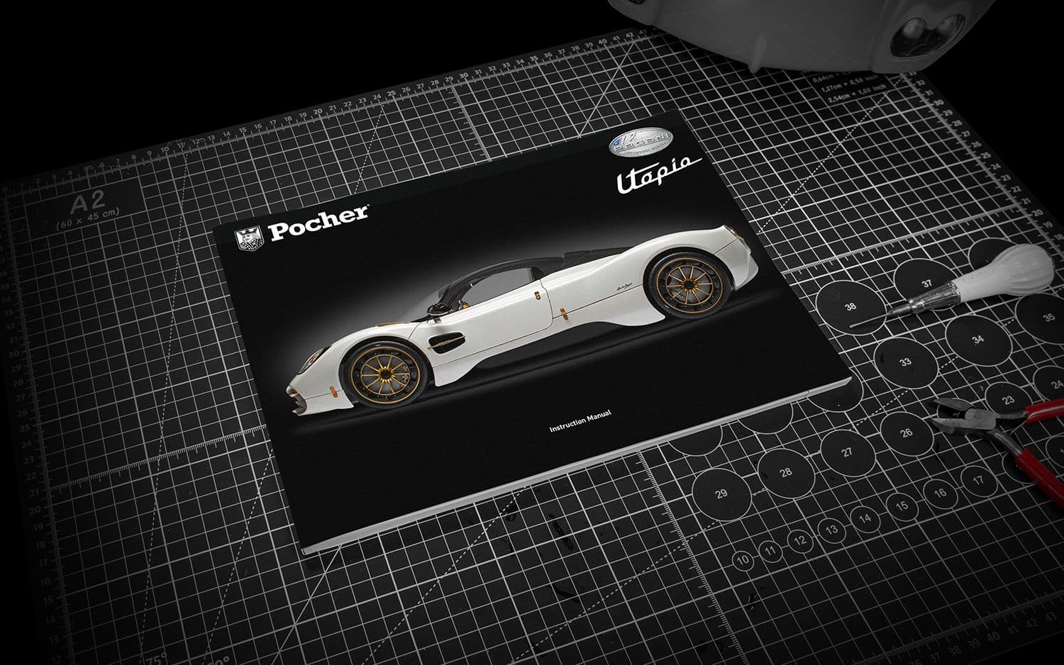 Pagani Utopia Coupé - Bianco Perla - Instruction Manual