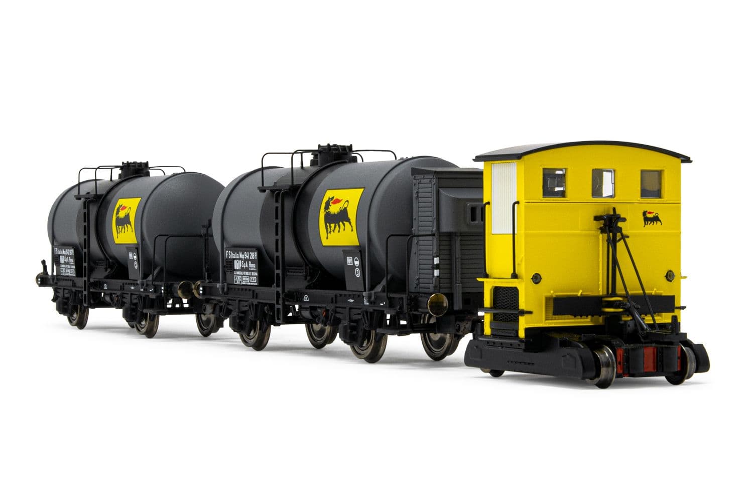 AGIP, Rangiertraktor ABL "Sogliola", in gelber Lackierung, mit 2 x 2-achs. Kesselwagen, in "Agip"-Lackierung, Ep. III. Passende AC-Tauschradsätze: HC6101 (11,27 x 24,25 mm)