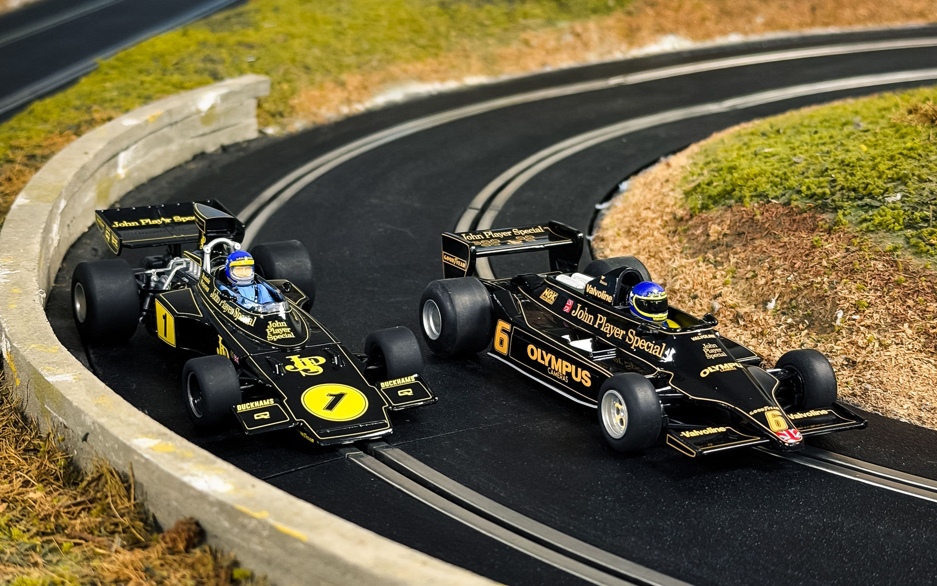 Ronnie Peterson Lotus - Twin Car Set