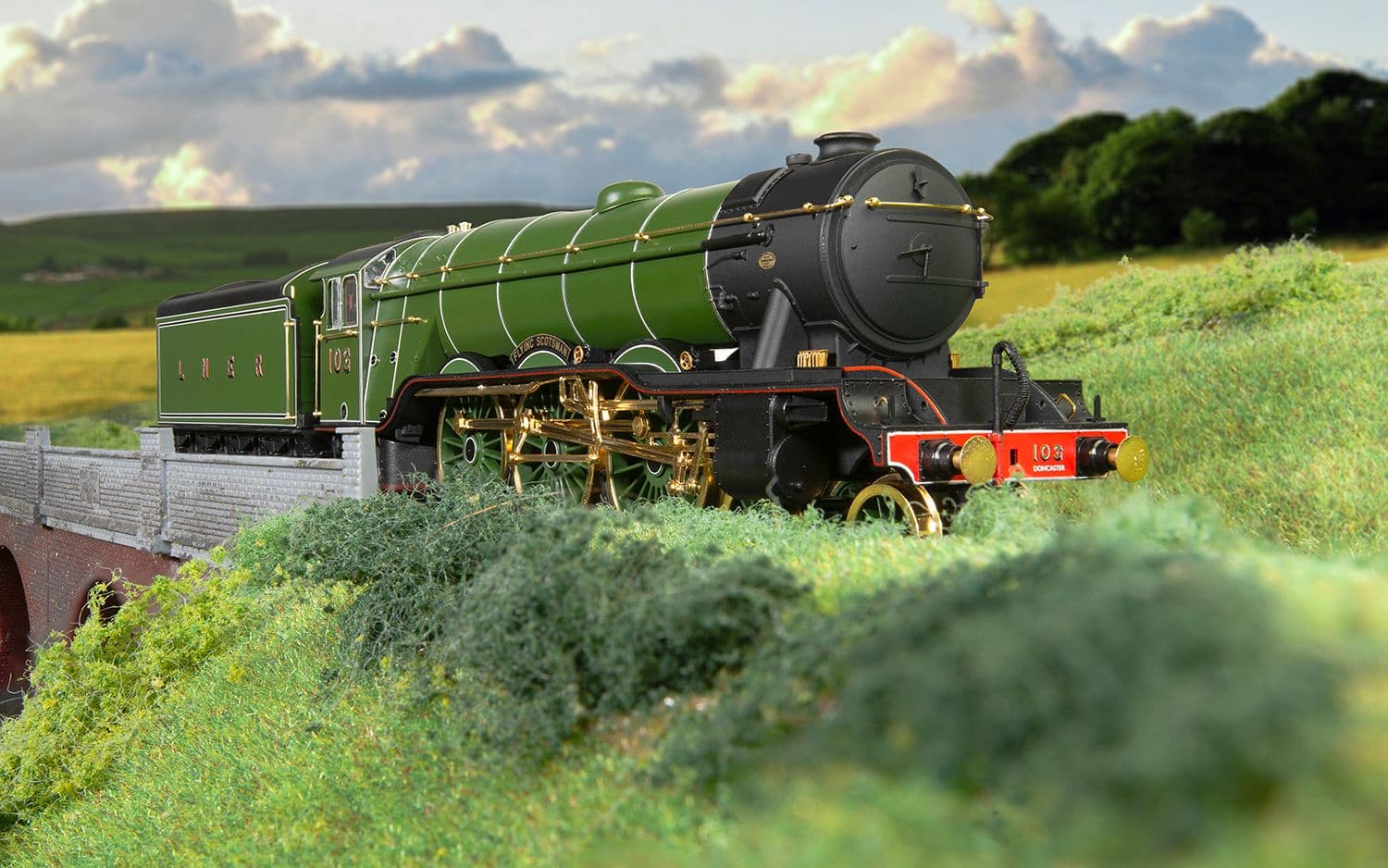 Hornby Dublo: LNER, A3 Class, 4-6-2, 103 'Flying Scotsman' - Era 3 - Gold Plated &amp; Limited Edition