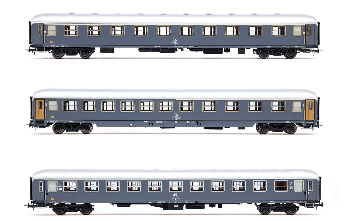 FS, 3-unit pack of Exp 234/235 Remus Roma – Wien, UIC-X '68 couchettes + UIC-X '68 1st class + UIC-X '75 1st/2nd class, grey