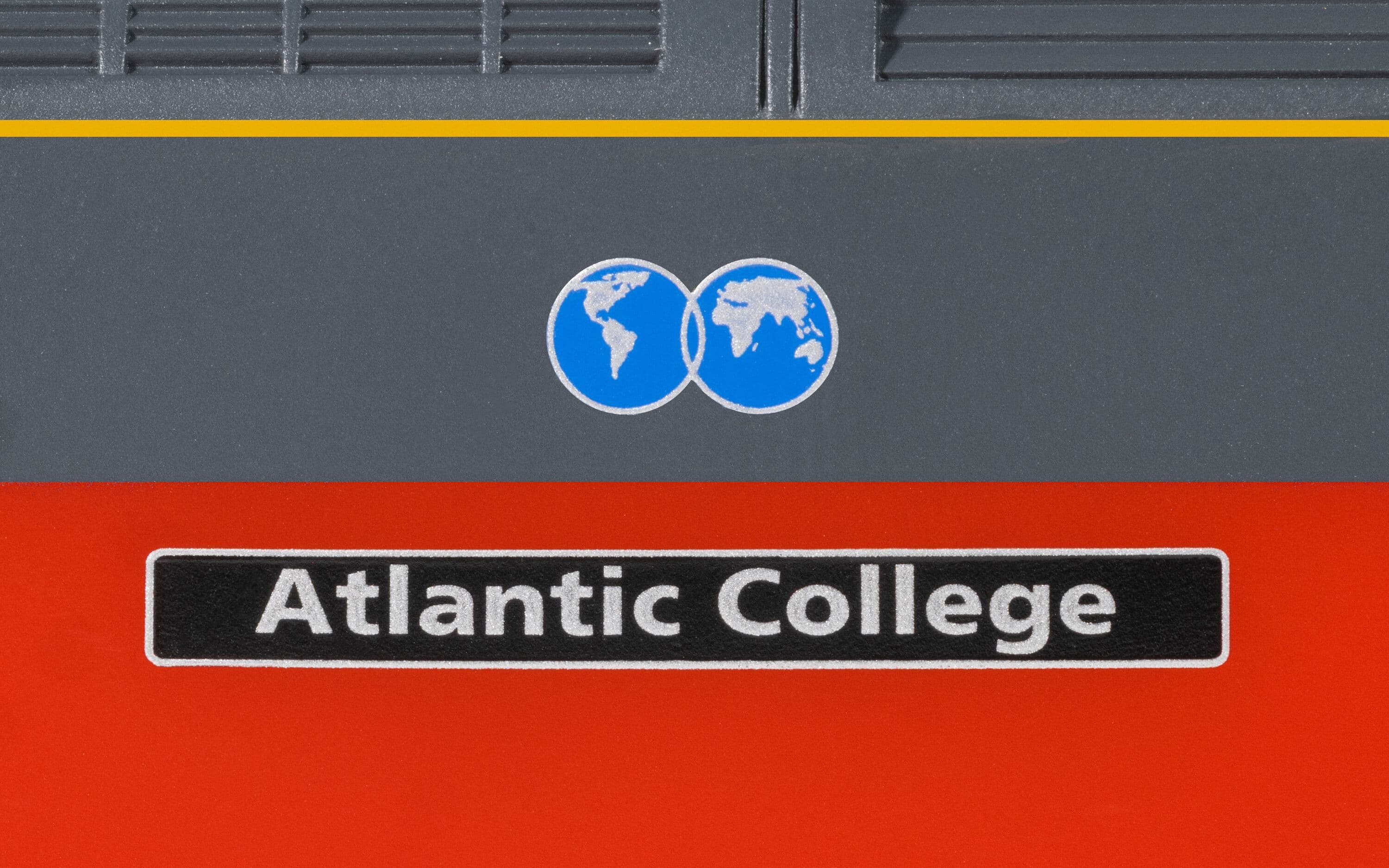 RailRoad: RES - Class 47 - 'Atlantic Collage' 47749