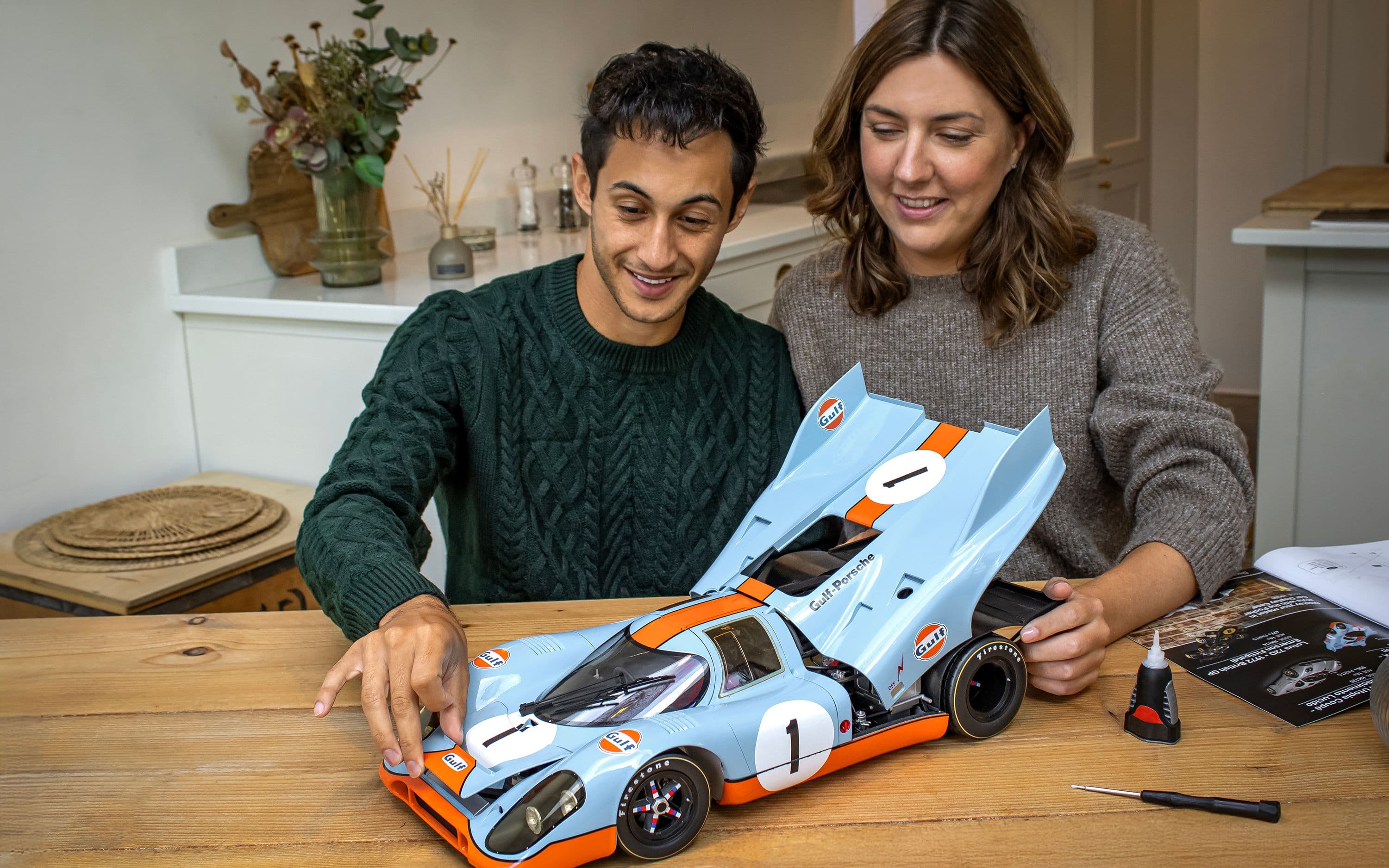 Porsche 917K - Gulf Edition - 1:8 Scale Kit