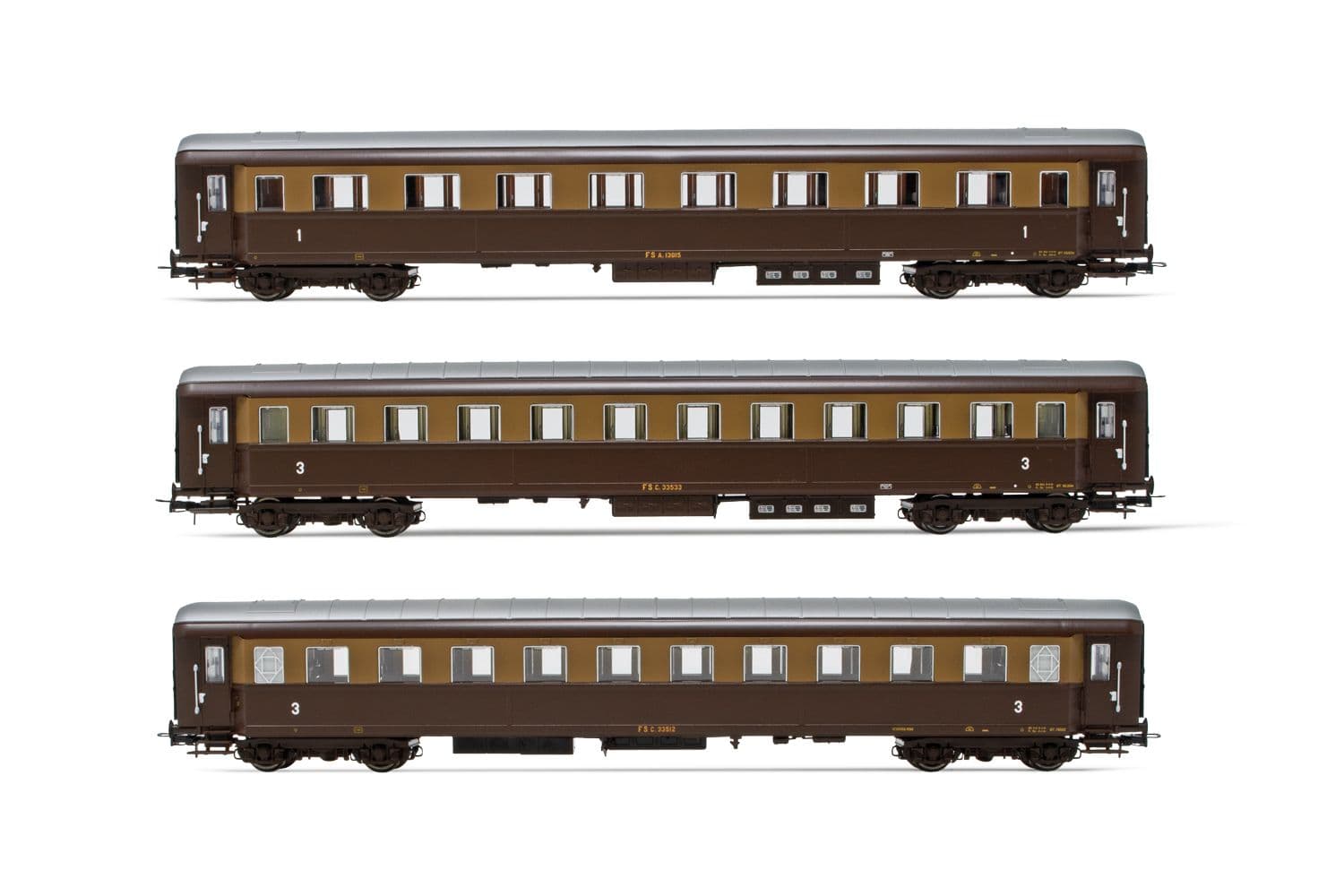 FS, 3-unit set of coaches, including 1 1st class Type 1946 Az13010 coach and 2 3rd class Type 1946 Cz33010 coaches, castano/isabella livery, period III. Suitable AC wheelsets for this item: HC6102 (10,50 x 24,50 mm)