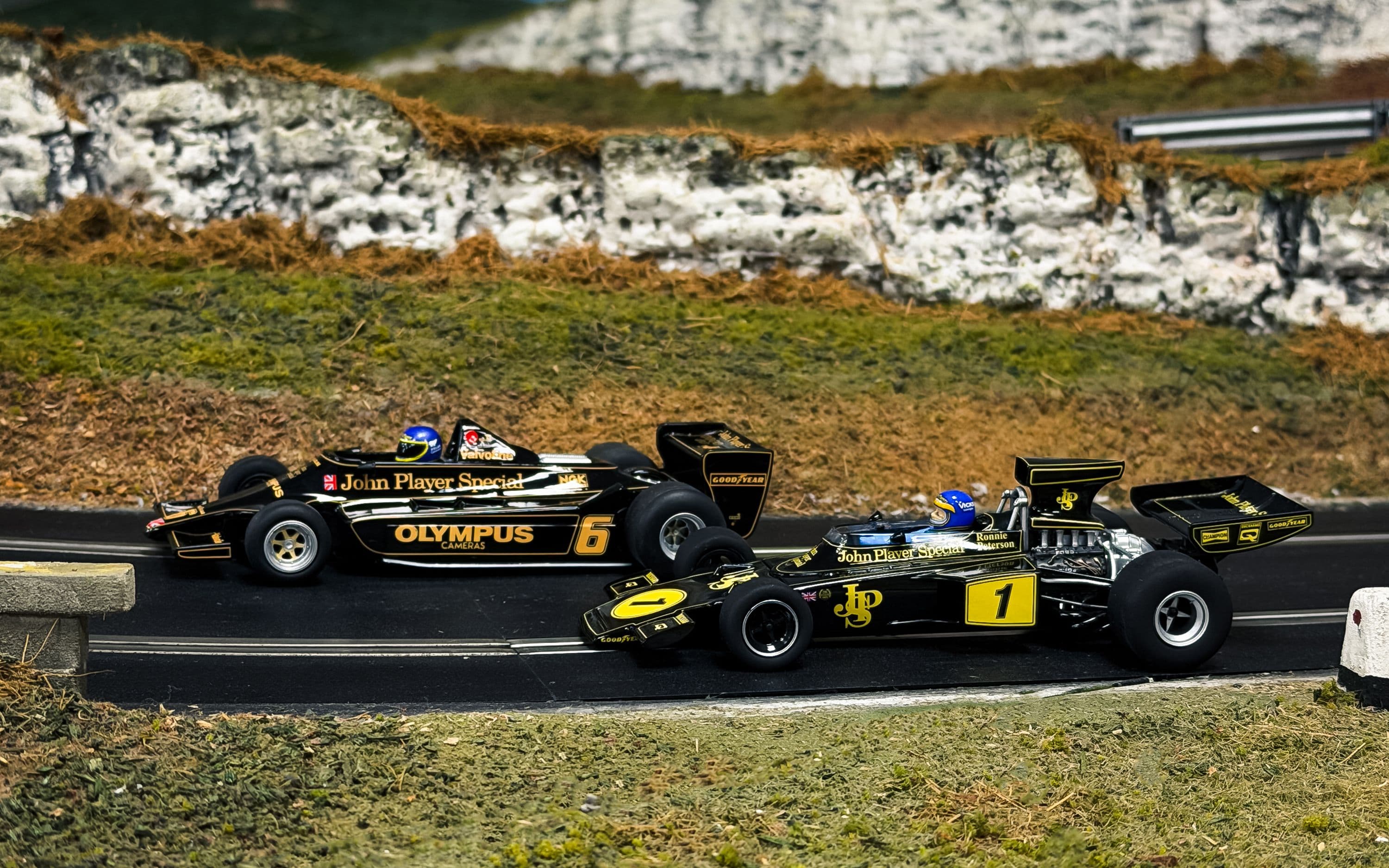 Ronnie Peterson Lotus - Twin Car Set